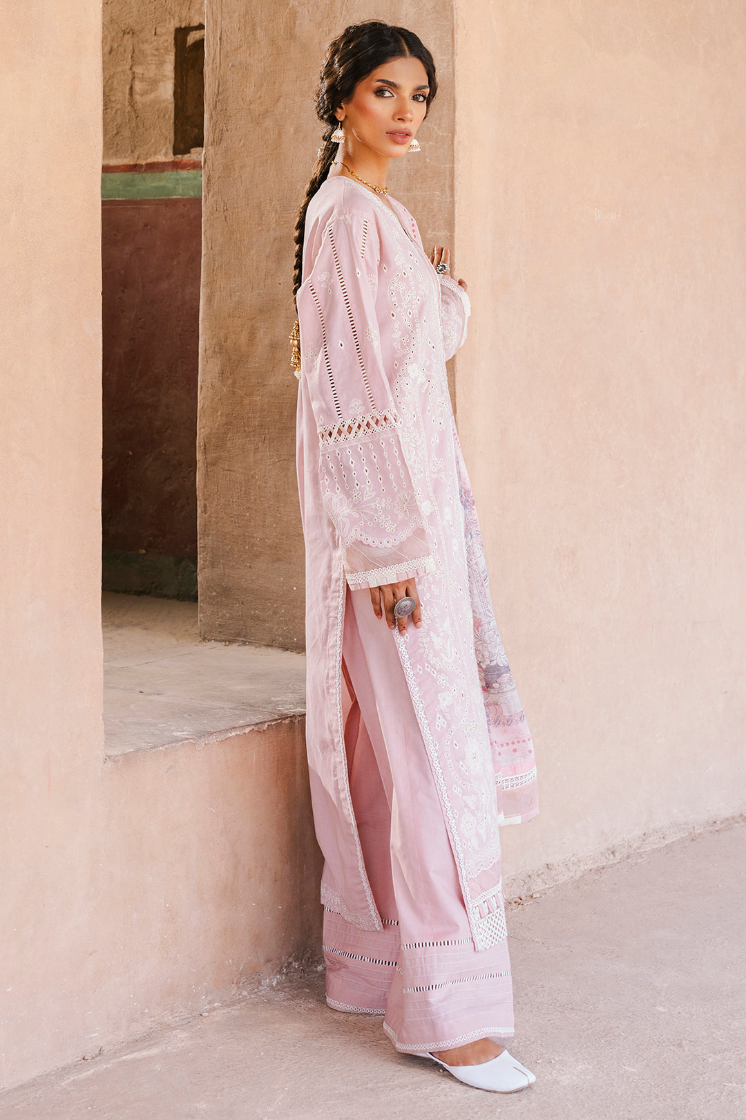 ZELLBURY CHIKANKARI LAWN EMBROIDERED COLLECTION 2025 6