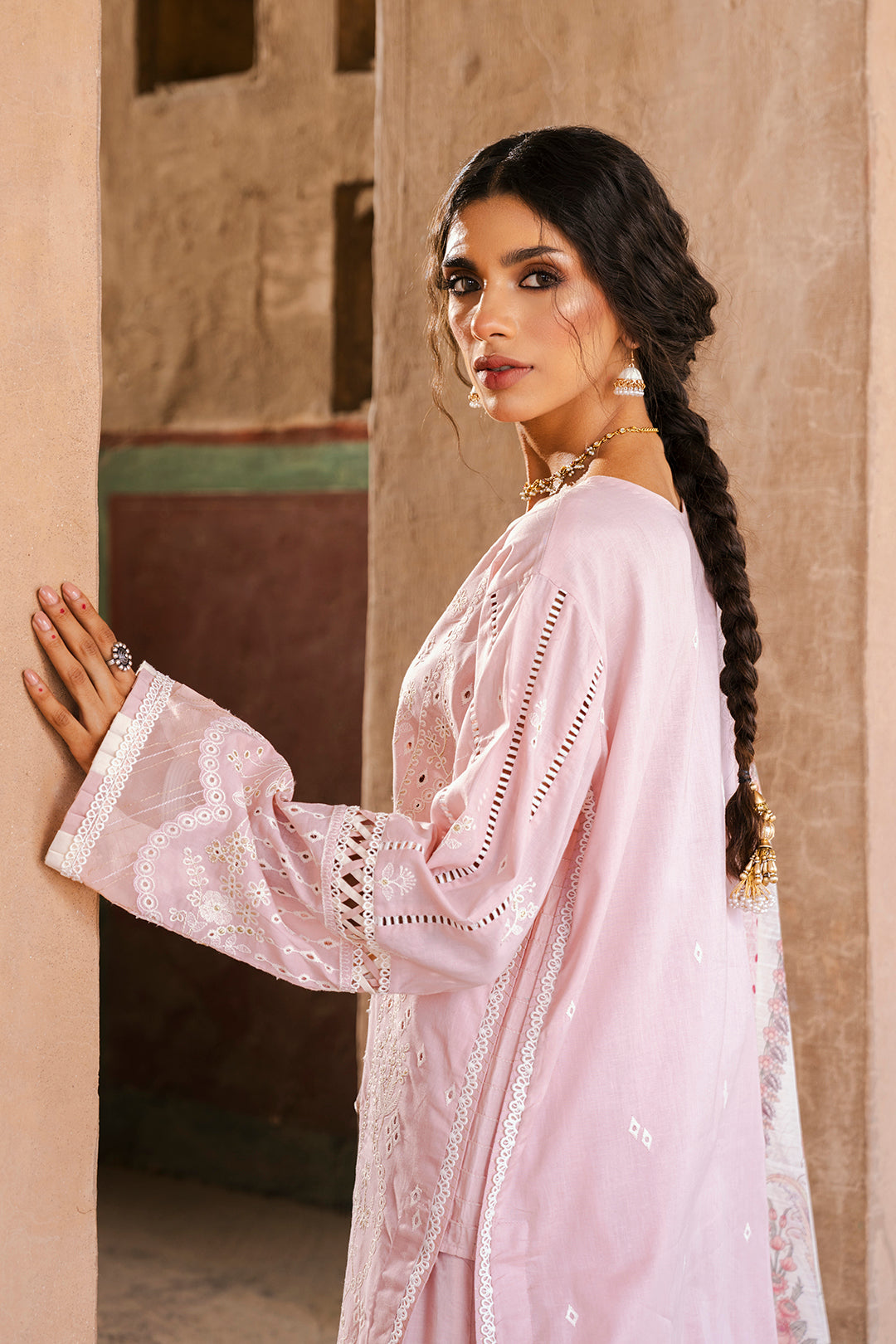 ZELLBURY CHIKANKARI LAWN EMBROIDERED COLLECTION 2025 6