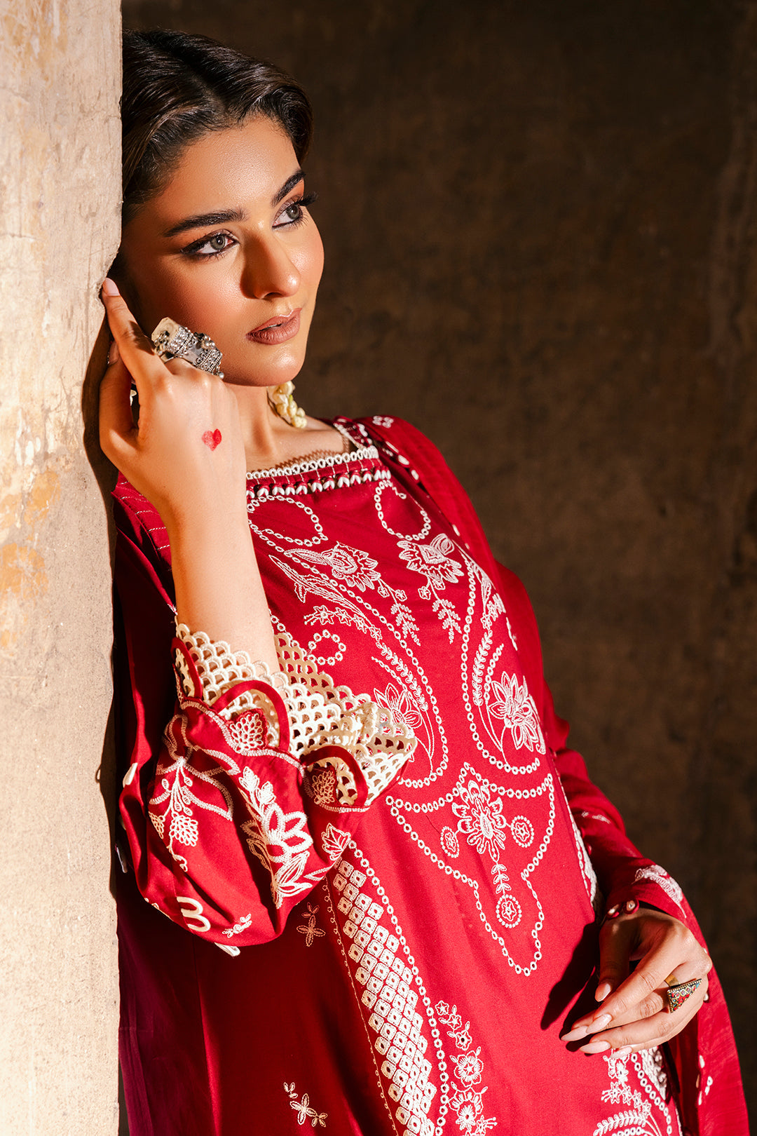 ZELLBURY CHIKANKARI LAWN EMBROIDERED COLLECTION 2025 6