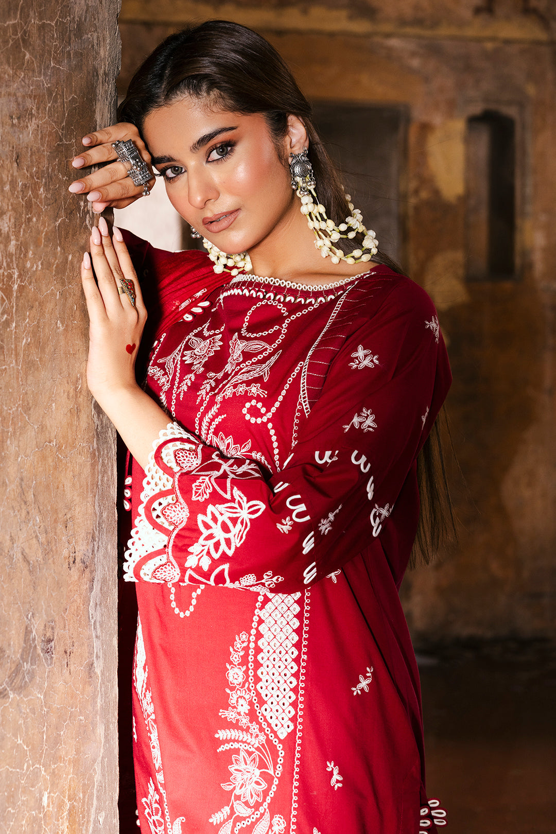 ZELLBURY CHIKANKARI LAWN EMBROIDERED COLLECTION 2025 6