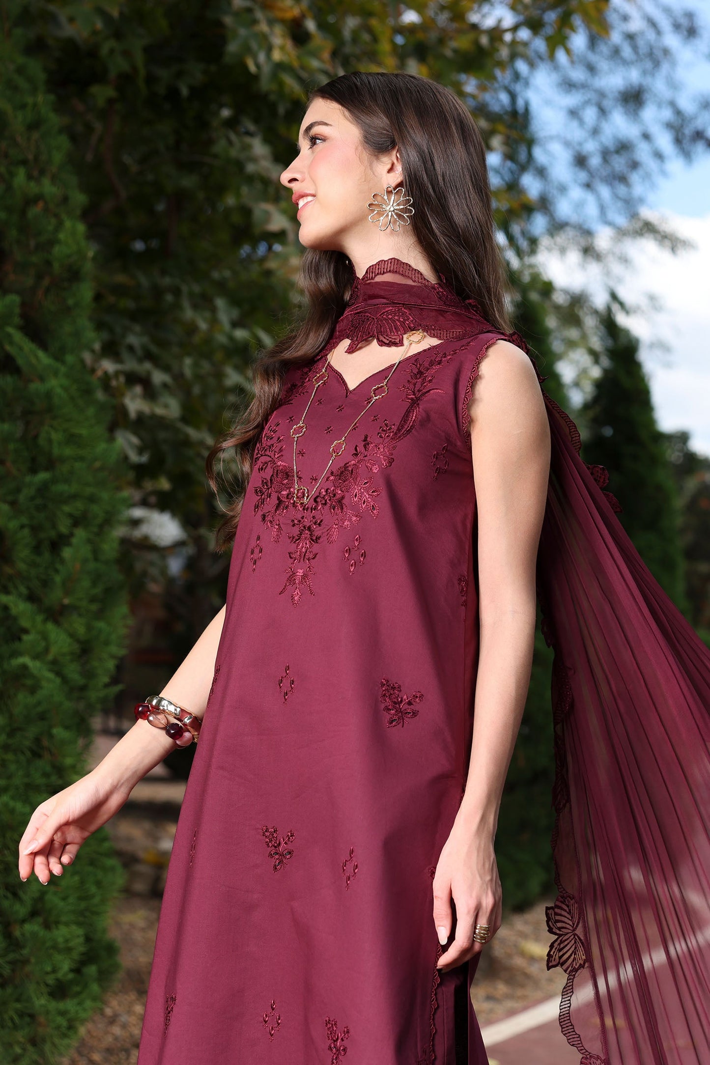 [ SUIT H ] - RAAYA LUXURY LAWN EMBROIDERED COLLECTION 2026