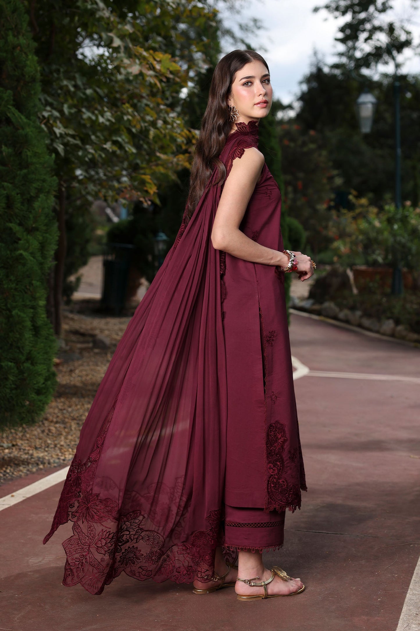 [ SUIT H ] - RAAYA LUXURY LAWN EMBROIDERED COLLECTION 2026