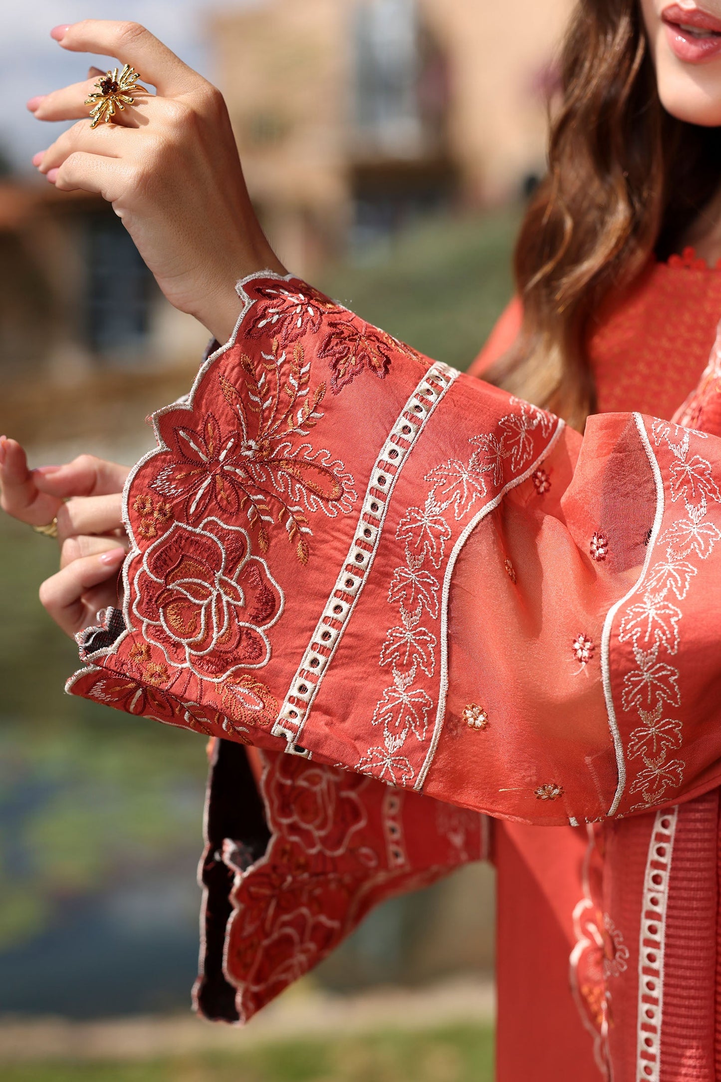 [ SUIT K ] - RAAYA LUXURY LAWN EMBROIDERED COLLECTION 2026