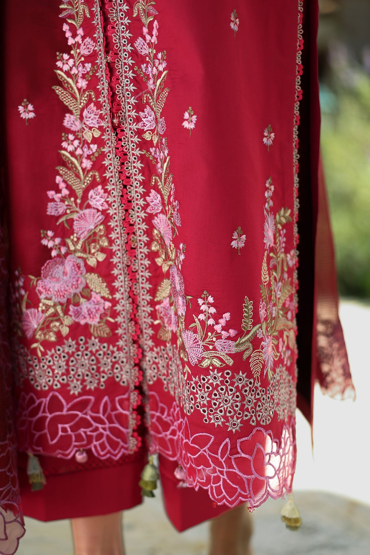 [ SUIT J ] - RAAYA LUXURY LAWN EMBROIDERED COLLECTION 2026