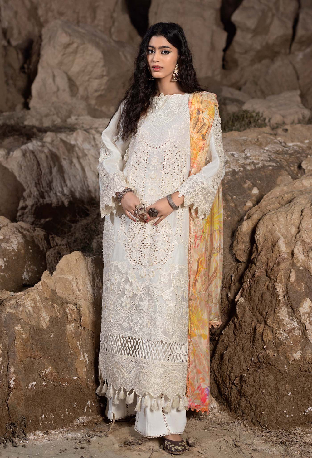 Lawn suit outlet with silk dupatta