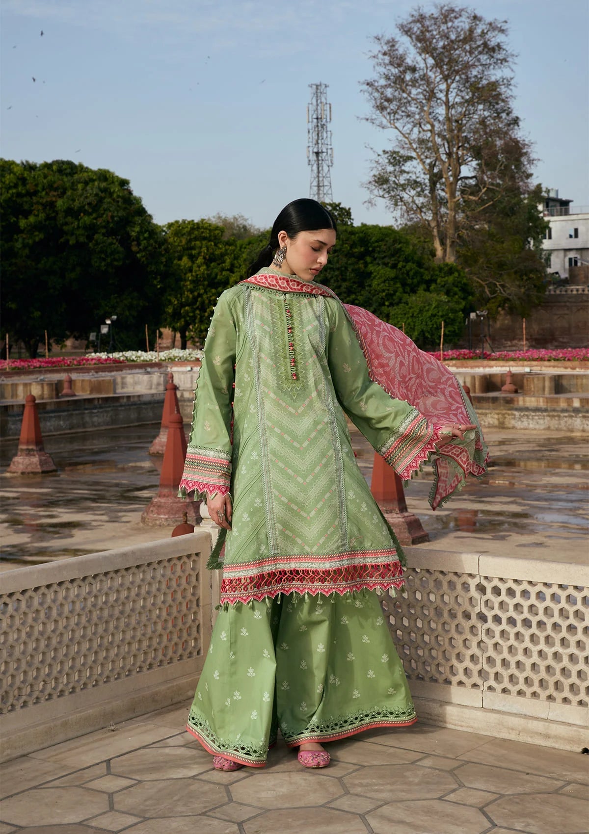 [ SUIT G ] - KAHF AANGAN LUXURY PRINT LAWN WITH CHIFFON DUPATTA 2026
