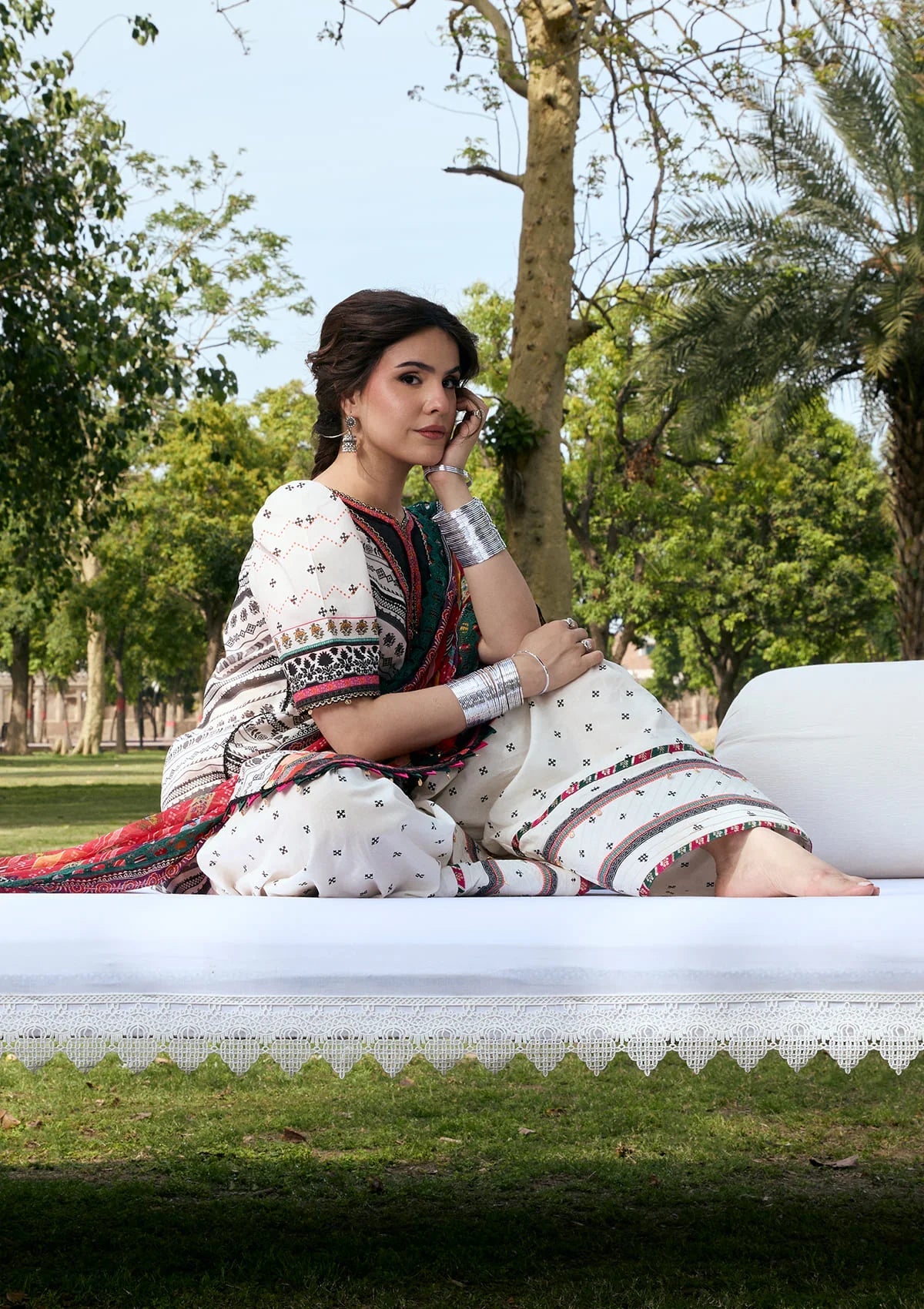 [ SUIT D ] - KAHF AANGAN LUXURY PRINT LAWN WITH CHIFFON DUPATTA 2026