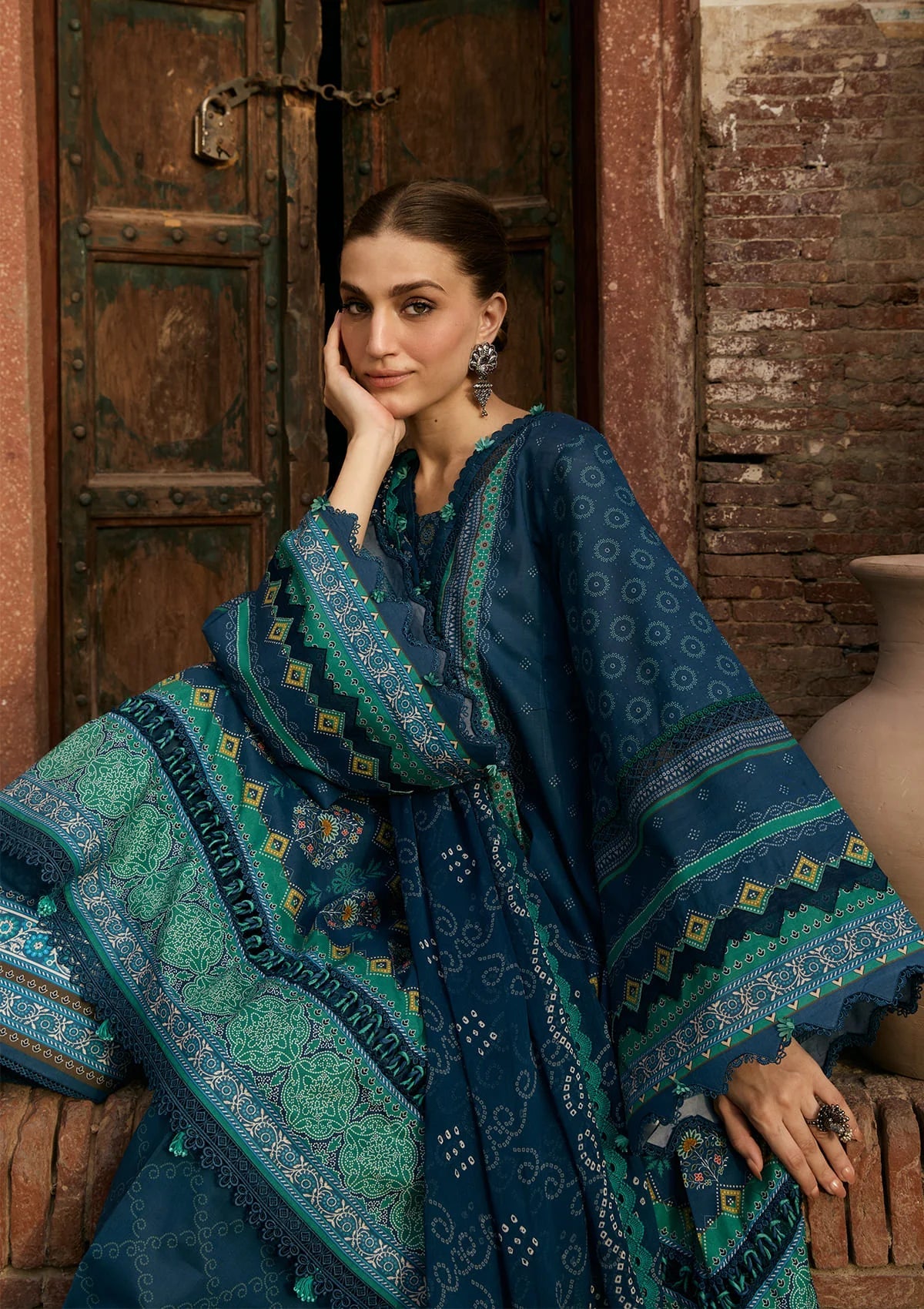 [ SUIT B ] - KAHF AANGAN LUXURY PRINT LAWN WITH CHIFFON DUPATTA 2026