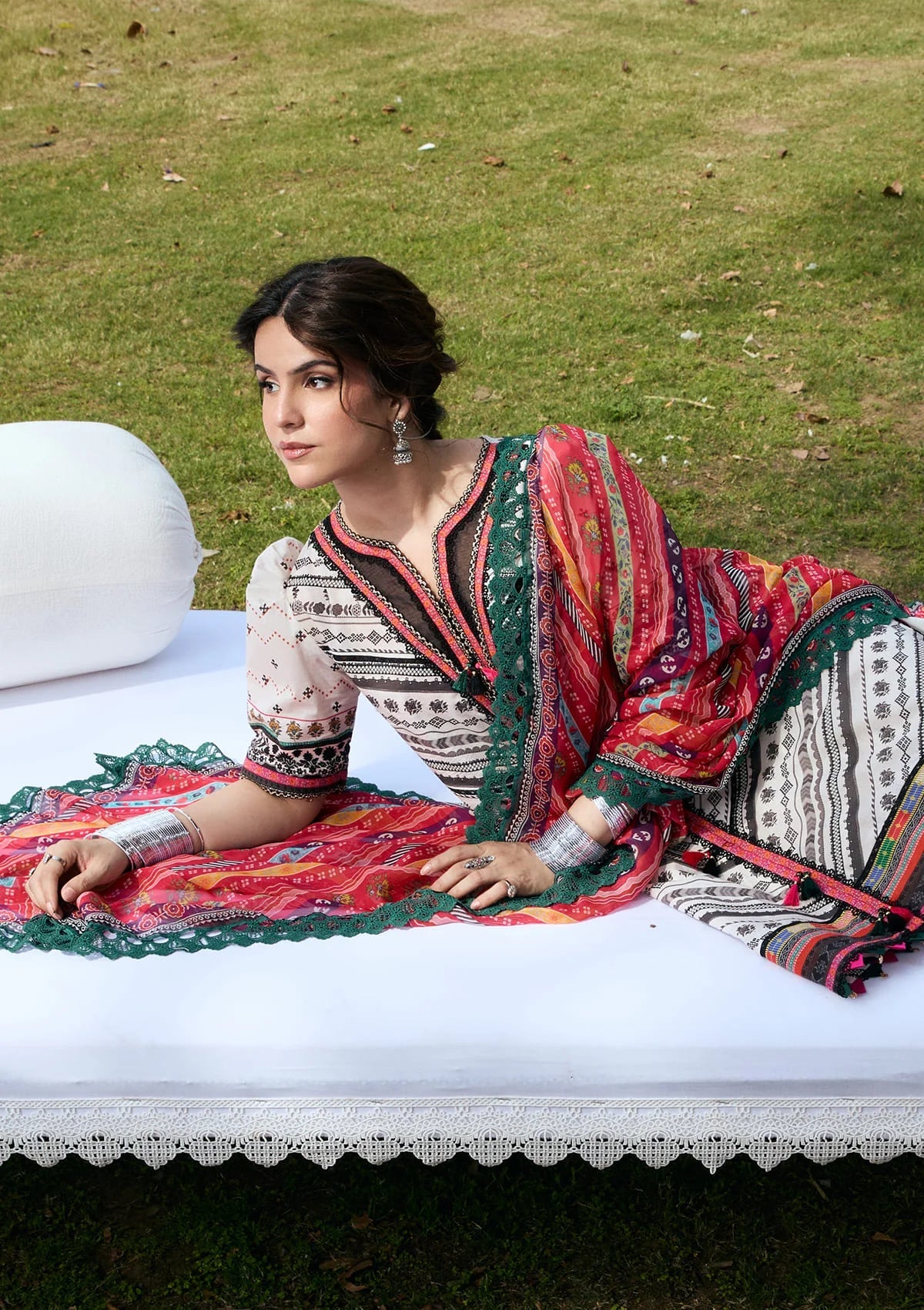 [ SUIT D ] - KAHF AANGAN LUXURY PRINT LAWN WITH CHIFFON DUPATTA 2026
