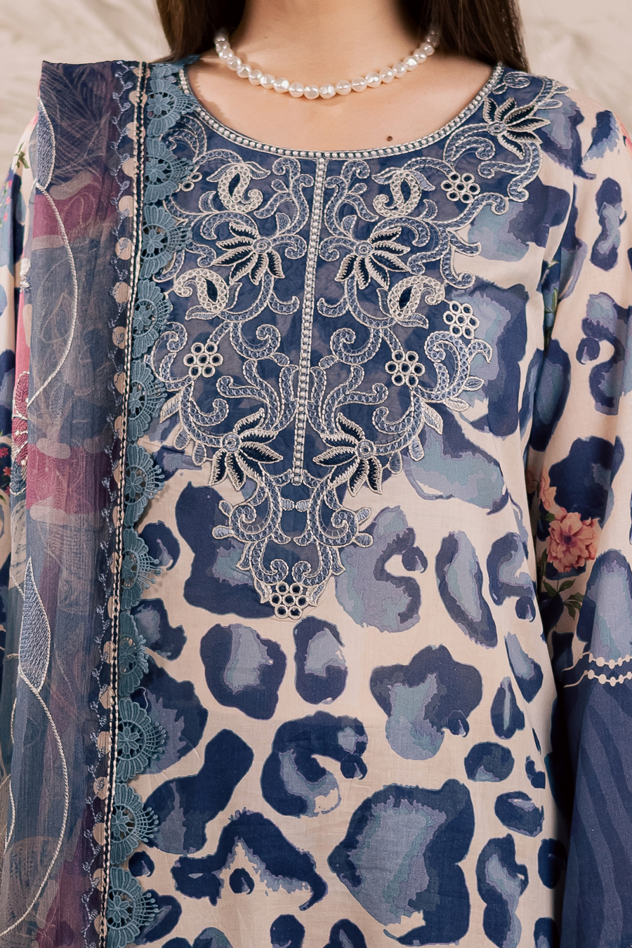 [ SUIT E ] - EVERYDAY VOL 2 BY DARIA LAWN EMBROIDERED COLLECTION 2026