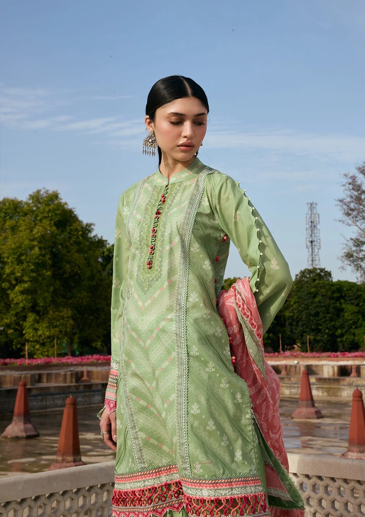 [ SUIT G ] - KAHF AANGAN LUXURY PRINT LAWN WITH CHIFFON DUPATTA 2026