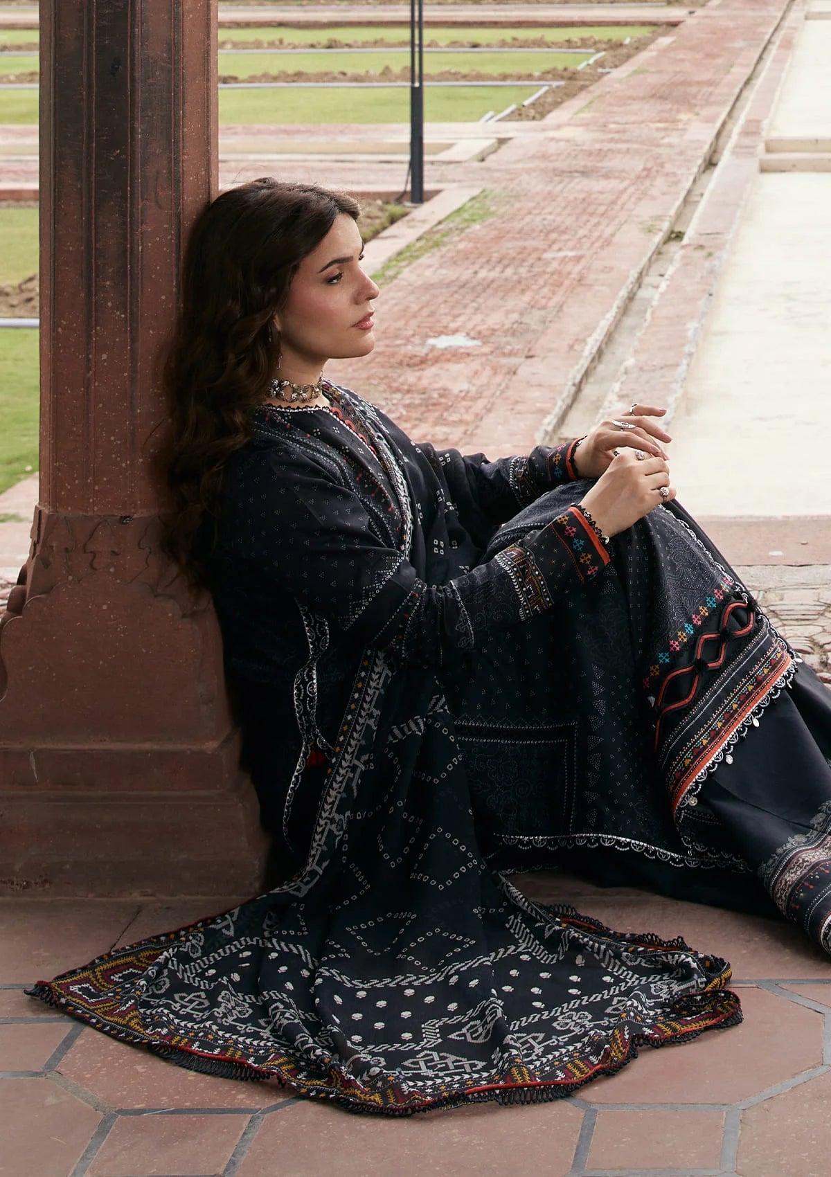 [ SUIT E ] - KAHF AANGAN LUXURY PRINT LAWN WITH CHIFFON DUPATTA 2026