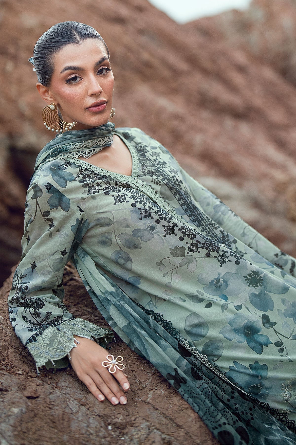 [ SUIT J ] - NUREH GARDENIA LAWN EMBROIDERED AND PRINTED 2026
