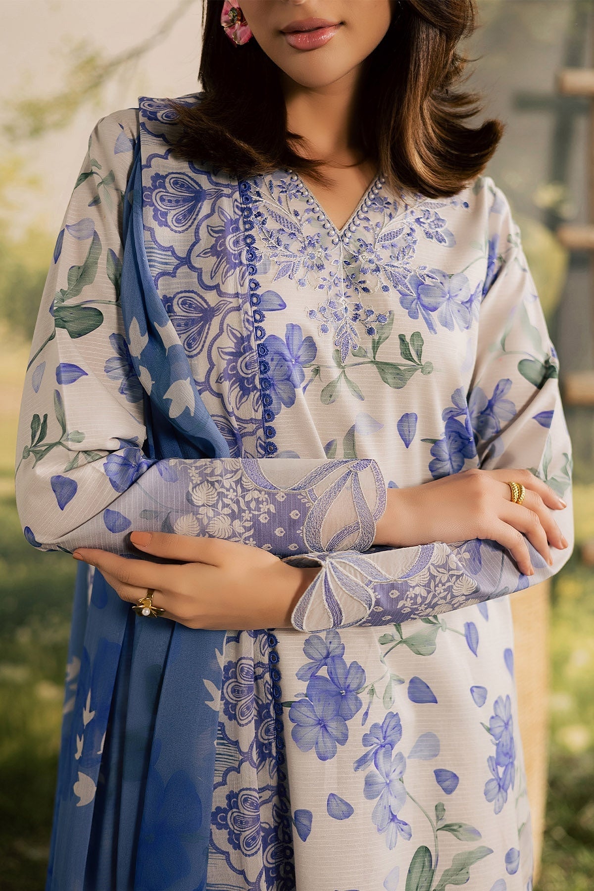 [ SUIT D ] - NUREH BLOOM LAWN EMBROIDERED AND PRINTED DORIYA COLLECTION 2026