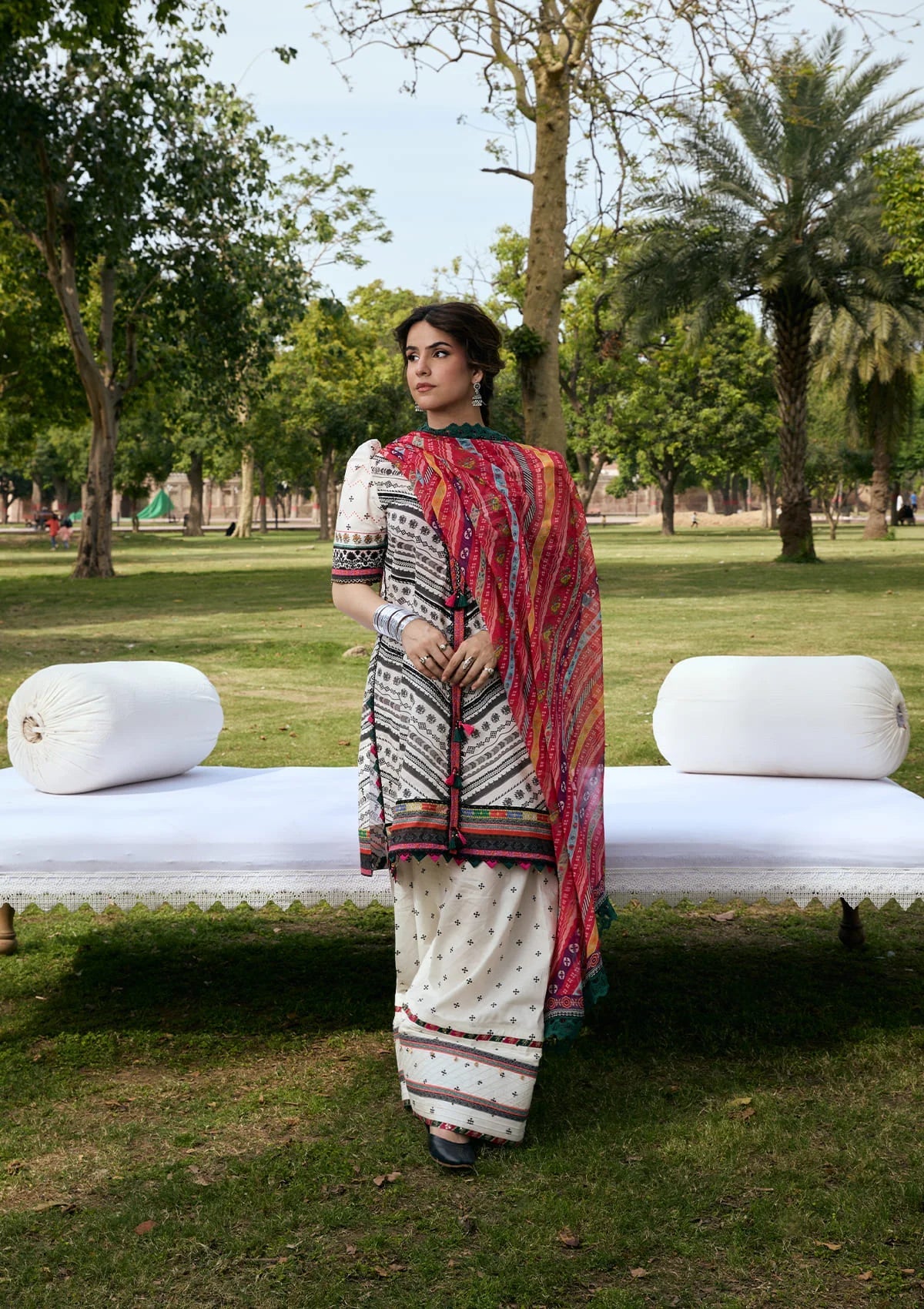 [ SUIT D ] - KAHF AANGAN LUXURY PRINT LAWN WITH CHIFFON DUPATTA 2026