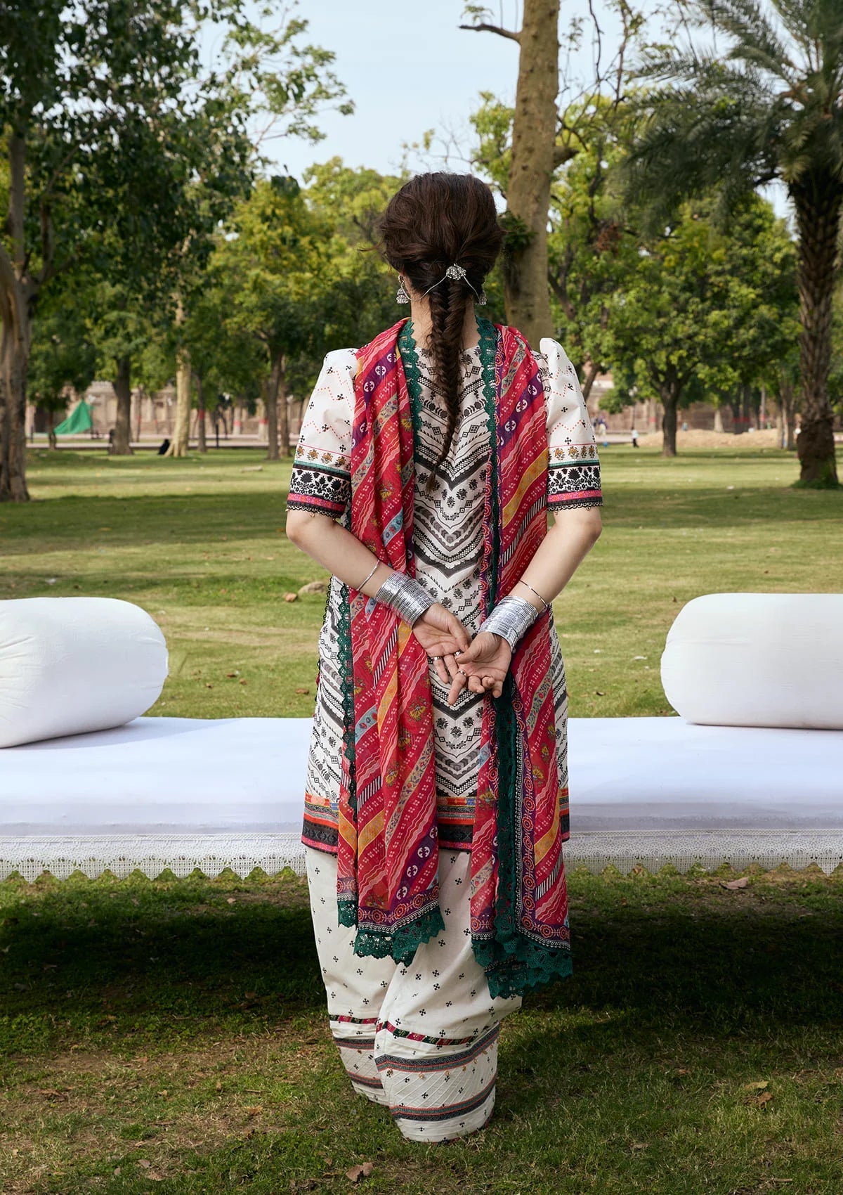 [ SUIT D ] - KAHF AANGAN LUXURY PRINT LAWN WITH CHIFFON DUPATTA 2026