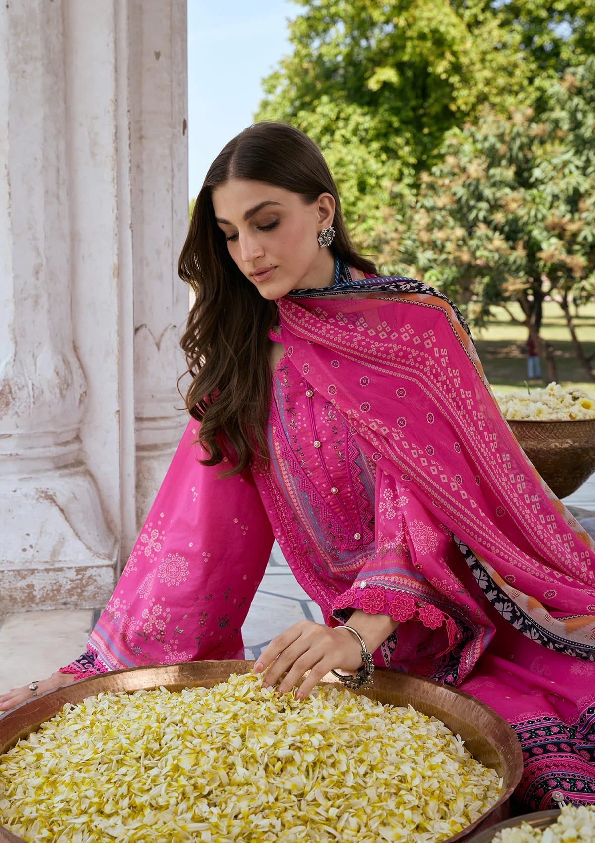 [ SUIT O ] - KAHF AANGAN LUXURY PRINT LAWN WITH CHIFFON DUPATTA 2026