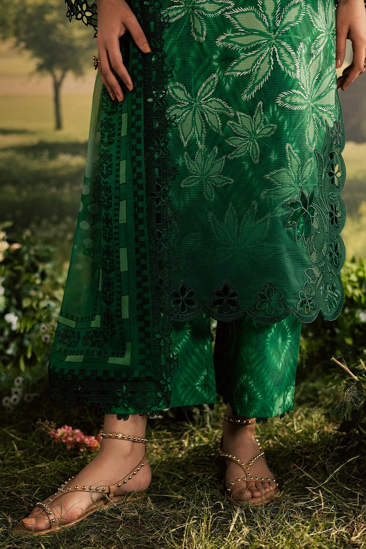 [ SUIT E ] - NUREH BLOOM LAWN EMBROIDERED AND PRINTED DORIYA COLLECTION 2026