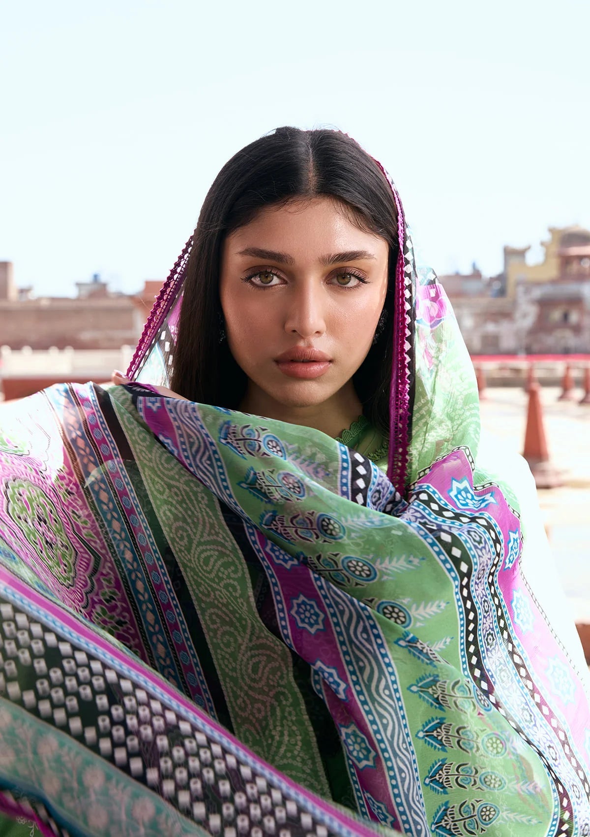 [ SUIT L ] - KAHF AANGAN LUXURY PRINT LAWN WITH CHIFFON DUPATTA 2026