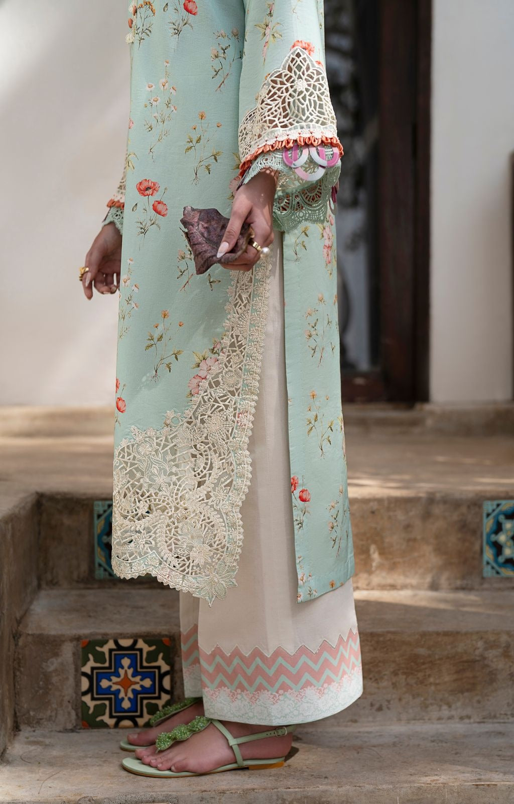 ALIF AJR PRITKARI LAWN EMBROIDERED 2025