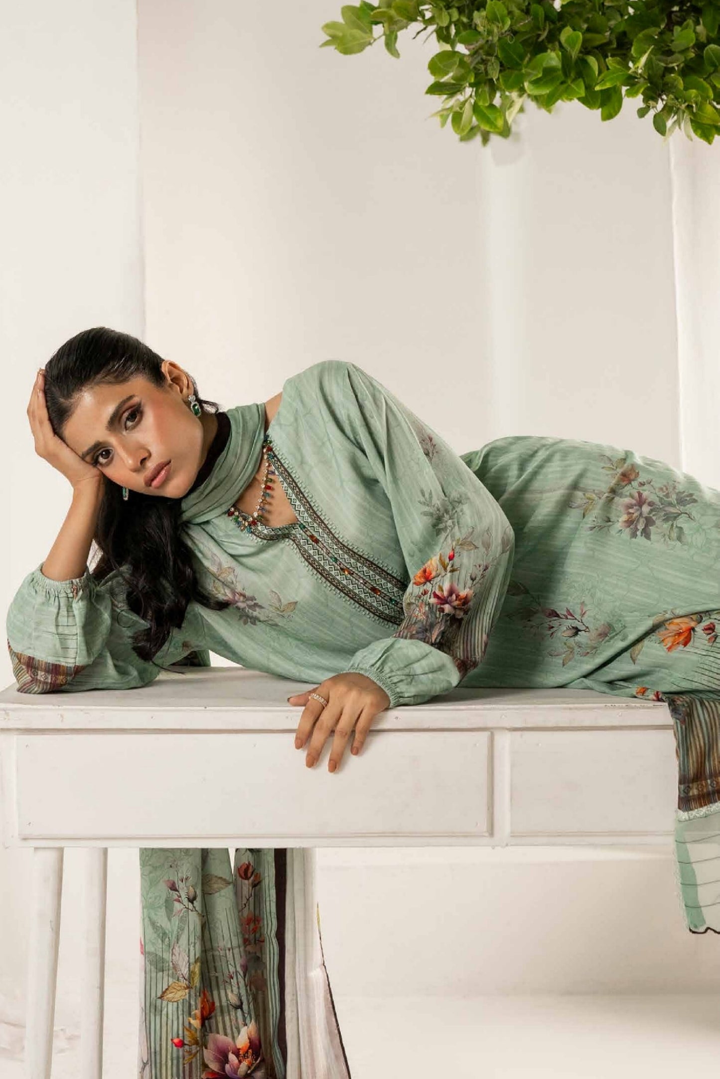 FIRDOUS RESHAM LINEN COLLECTION 24