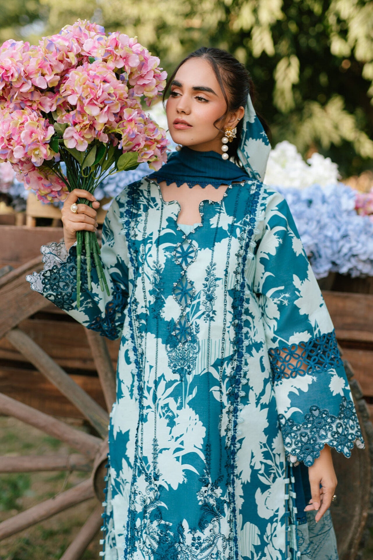 PARISHAY IVY BLOOM PRINTKARI LAWN 25