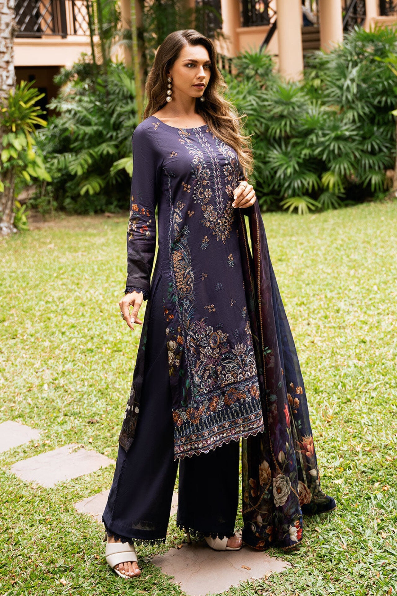 RAMSHA RIWAYAT LUXURY LAWN VOL 11 2025