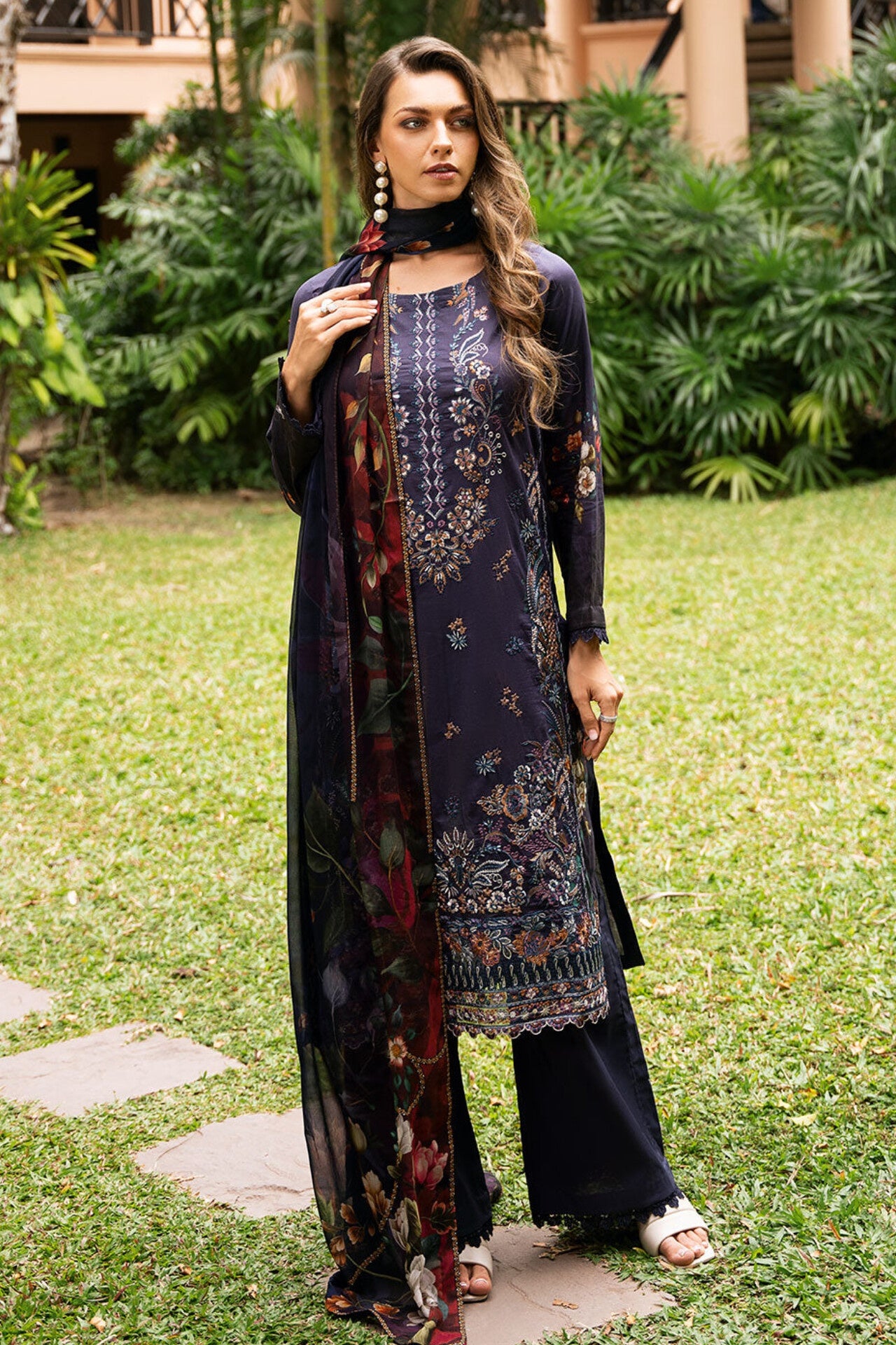 RAMSHA RIWAYAT LUXURY LAWN VOL 11 2025