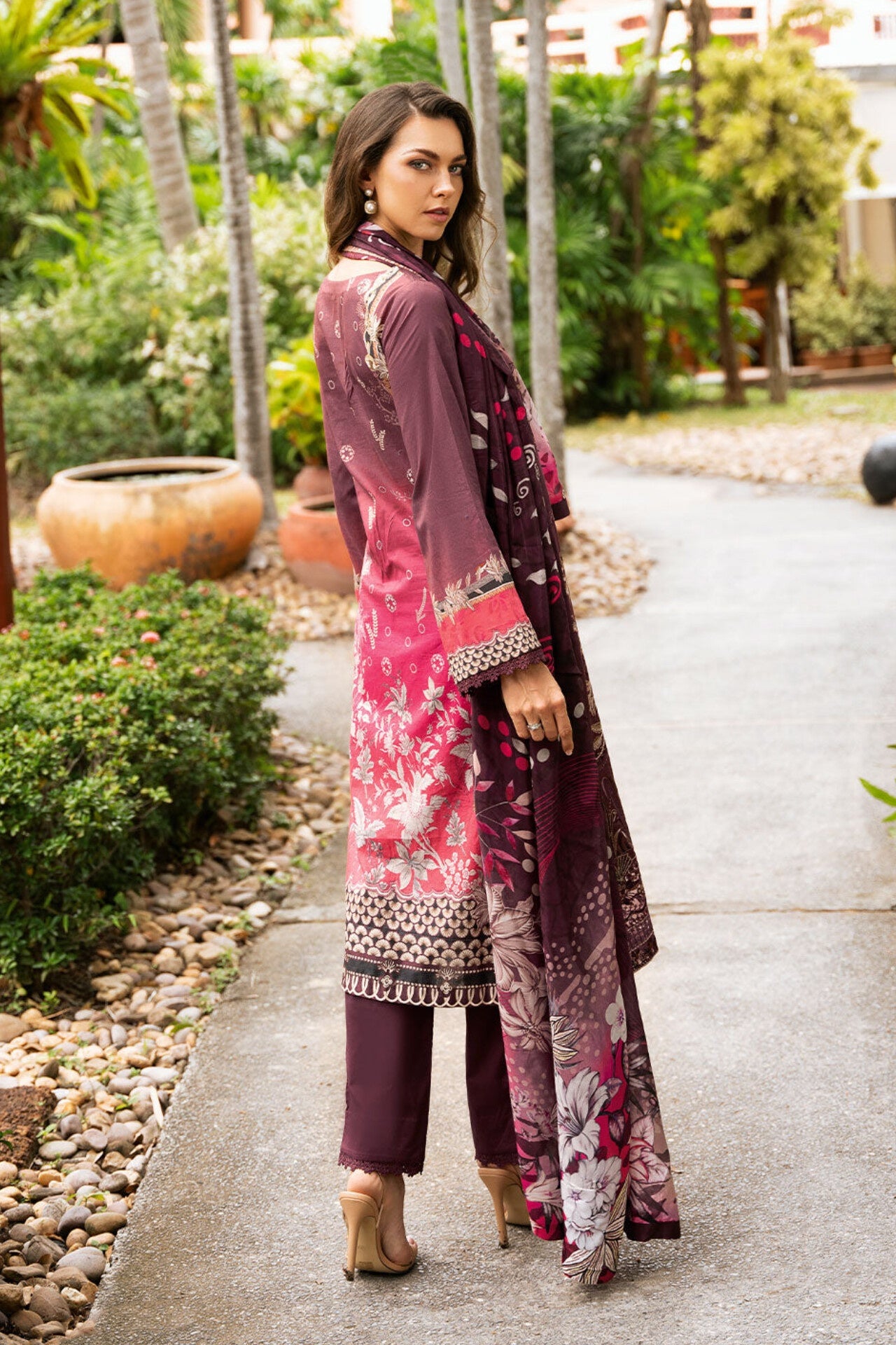 RAMSHA RIWAYAT LUXURY LAWN VOL 11 2025