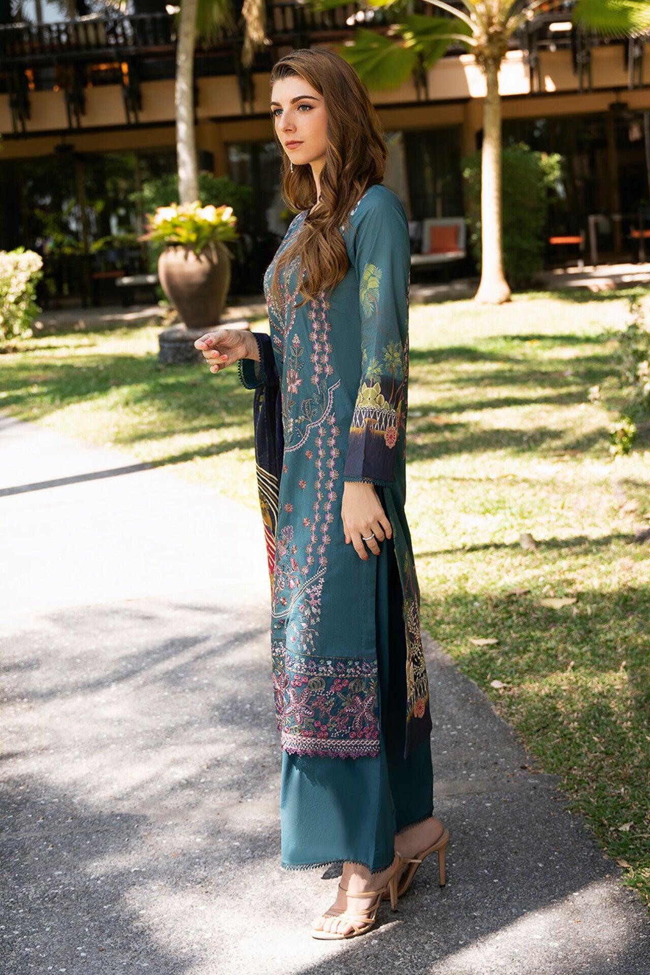 RAMSHA RIWAYAT LUXURY LAWN VOL 11 2025