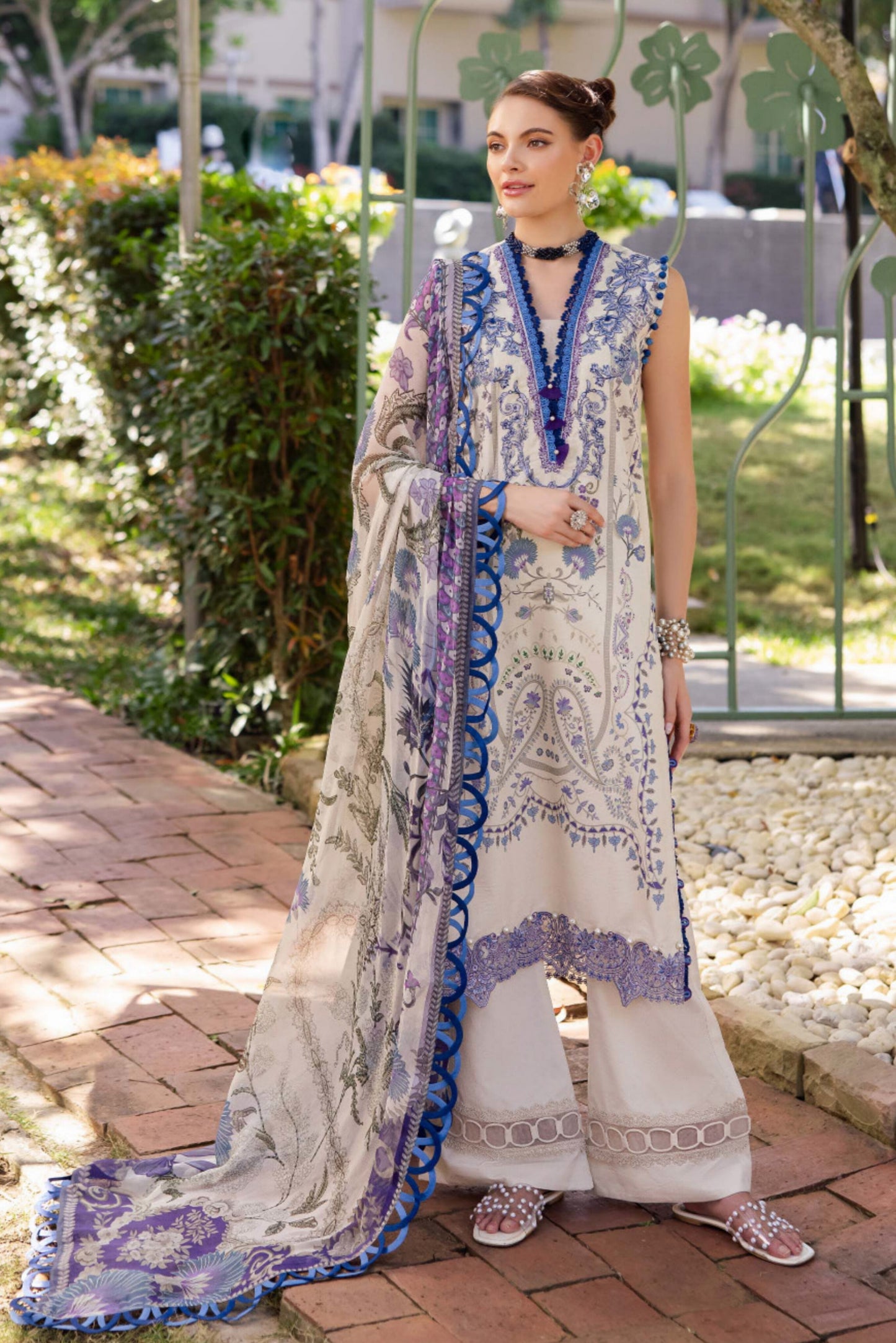 JADE BLISS LAWN EMBROIDERED SS 2025