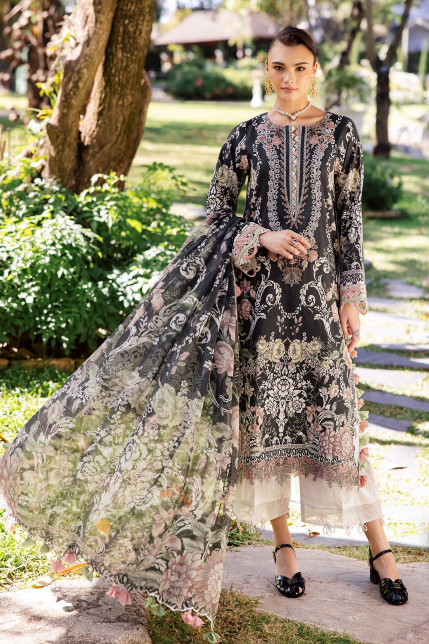 JADE BLISS LAWN EMBROIDERED SS 2025