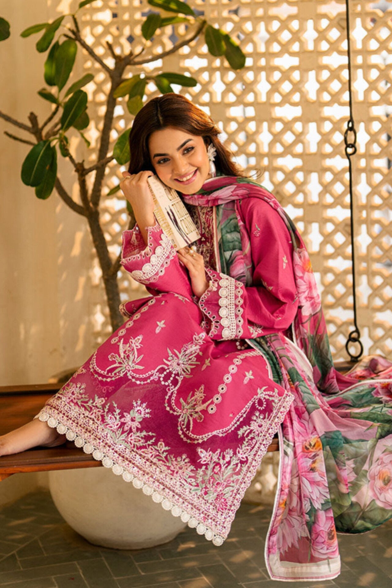 ROHEENAZ AASHIYANA LUXURY LAWN 25