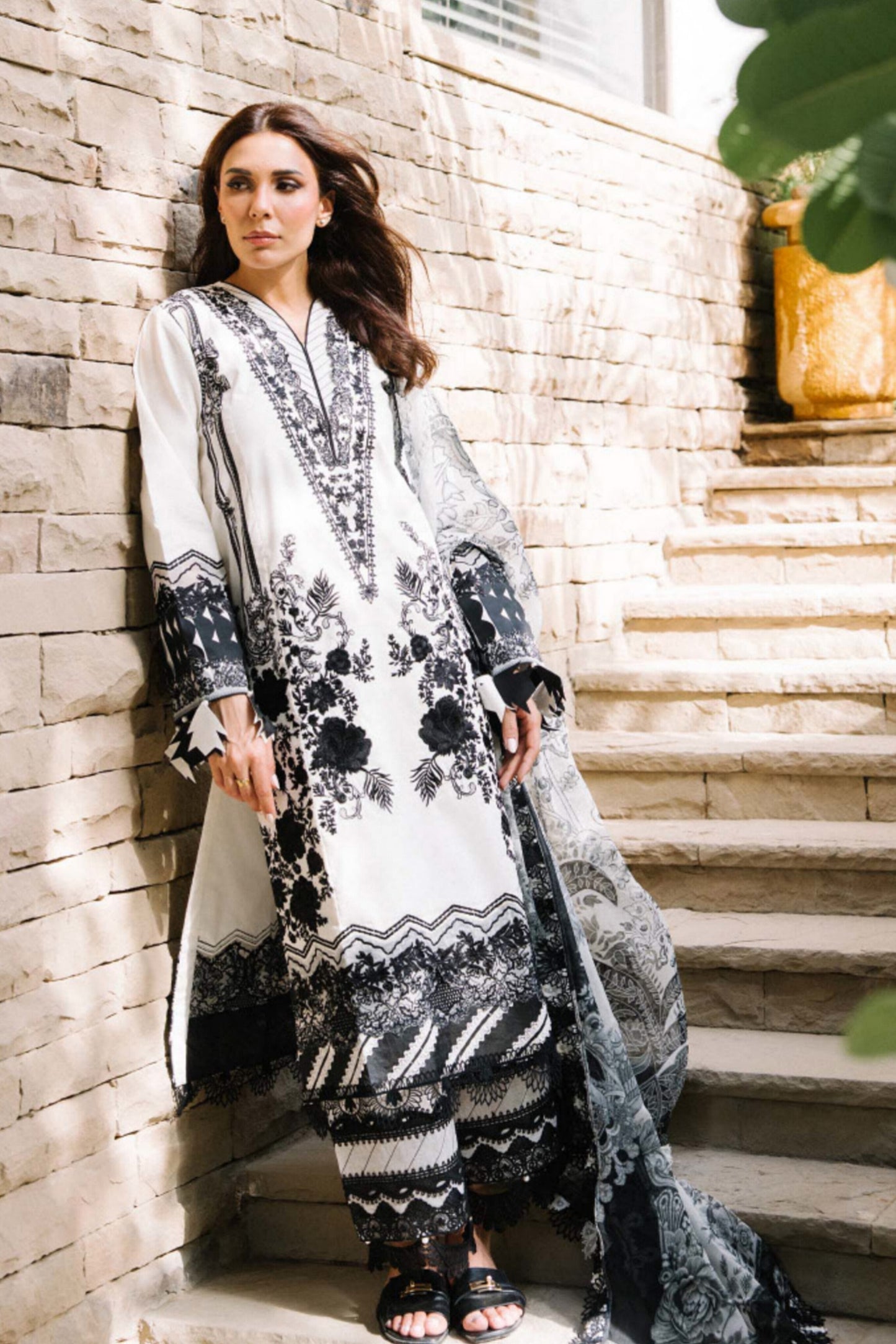 JADE MONOCHROME LAWN EMBROIDERED SUMMER 2025