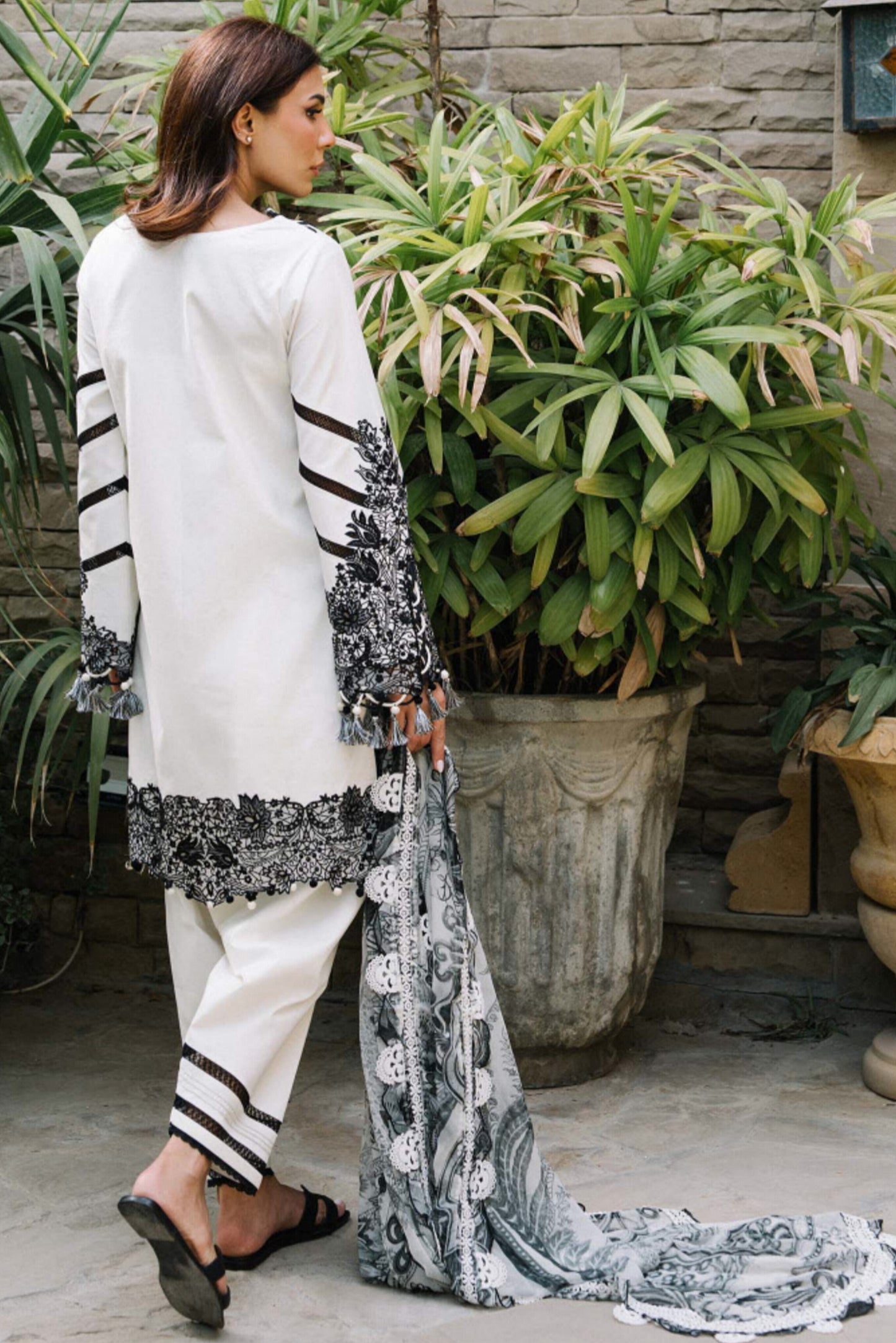 JADE MONOCHROME LAWN EMBROIDERED SUMMER 2025