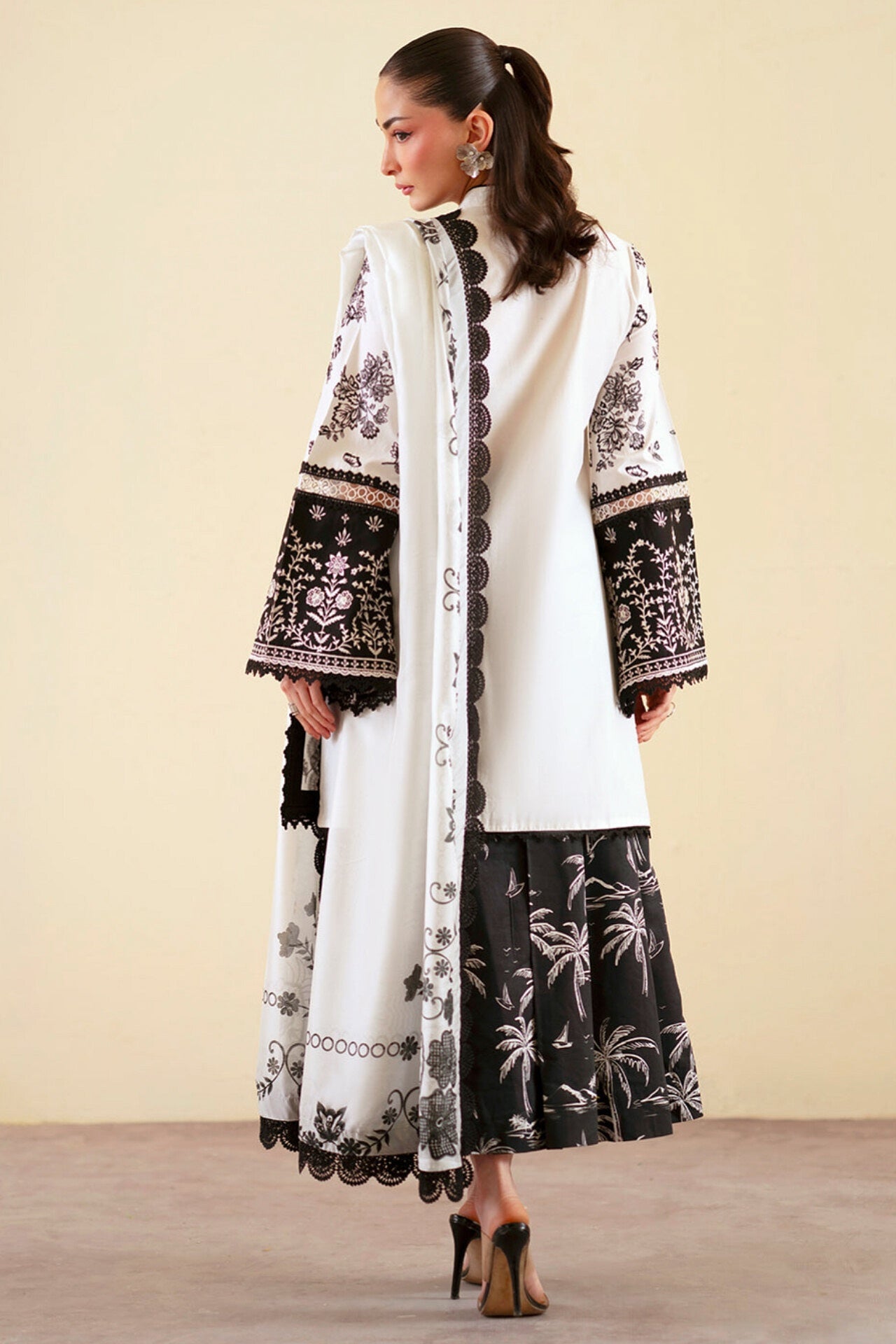 EMBER BY MAHNUR LAWN EMBROIDERED COLLECTION 2026 L [ 𝘽𝙀𝙎𝙏 𝙋𝙍𝙄𝘾𝙀 ✅ ]