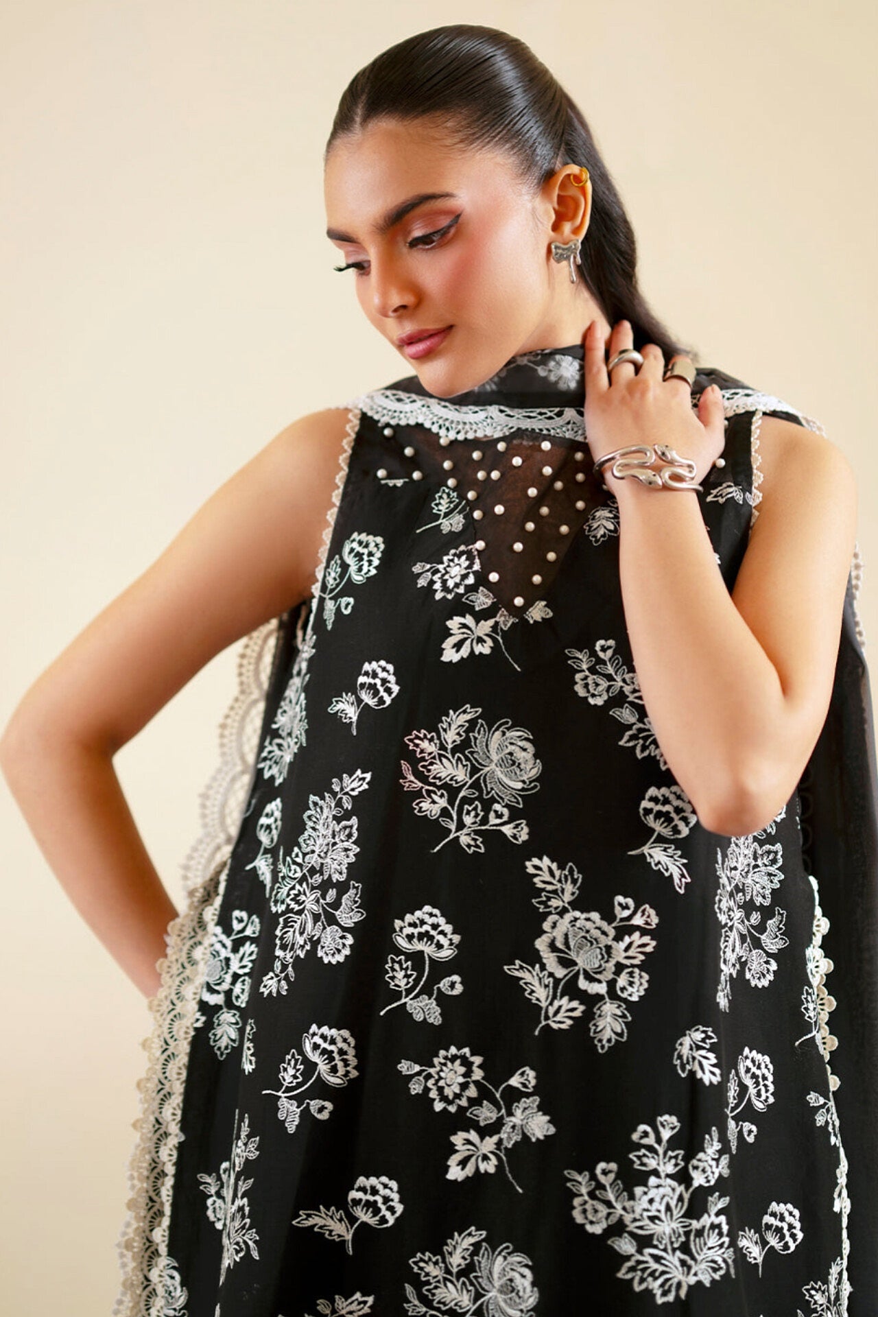 EMBER BY MAHNUR LAWN EMBROIDERED COLLECTION 2026 K [ 𝘽𝙀𝙎𝙏 𝙋𝙍𝙄𝘾𝙀 ✅ ]