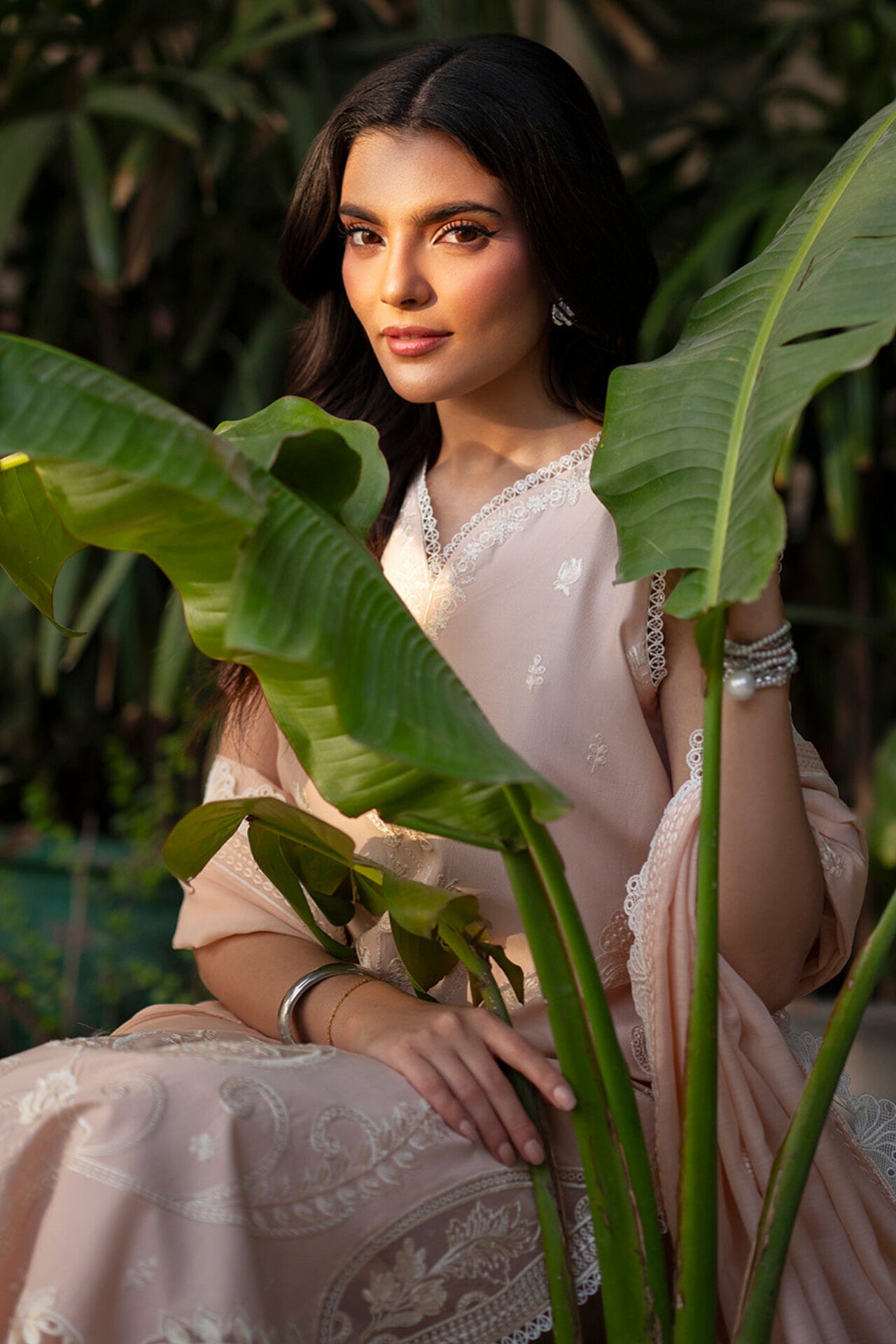 EMBER BY MAHNUR LAWN EMBROIDERED COLLECTION 2026 F [ 𝘽𝙀𝙎𝙏 𝙋𝙍𝙄𝘾𝙀 ✅ ]