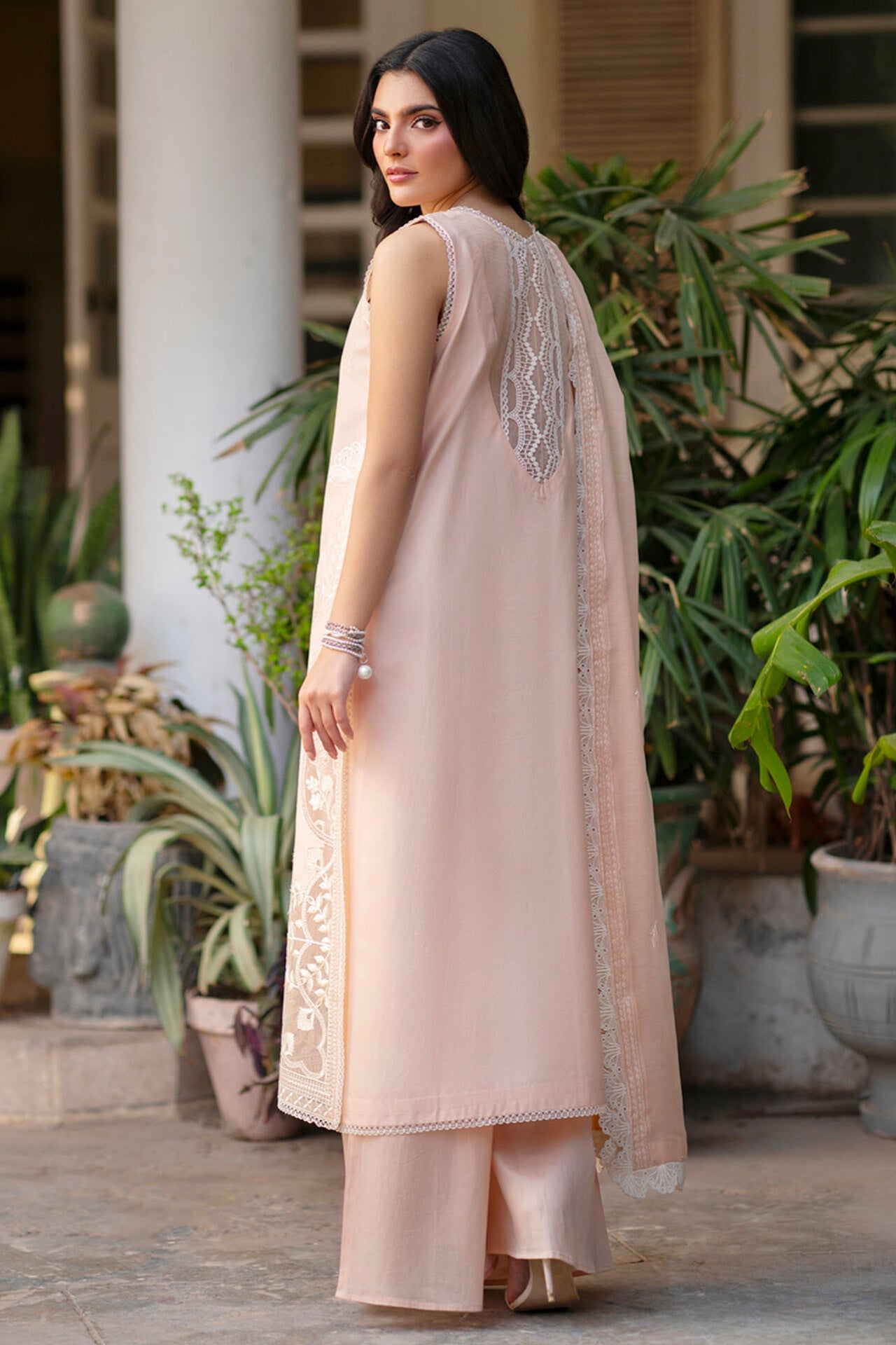 EMBER BY MAHNUR LAWN EMBROIDERED COLLECTION 2026 F [ 𝘽𝙀𝙎𝙏 𝙋𝙍𝙄𝘾𝙀 ✅ ]