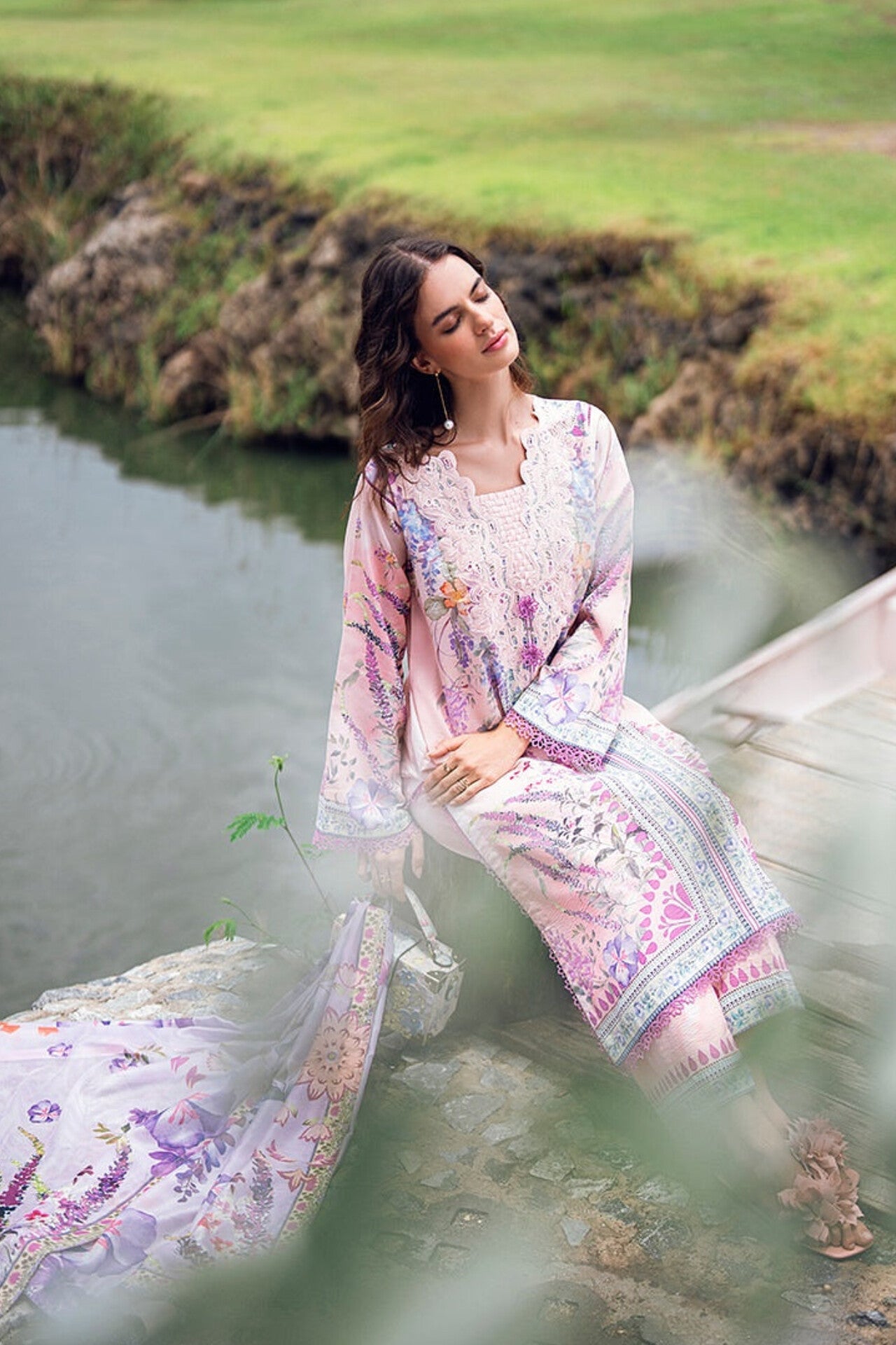 [ SUIT M ] - ROHEENAZ GARDEN VEIL EMBROIDERED LAWN PREMIUM COLLECTION