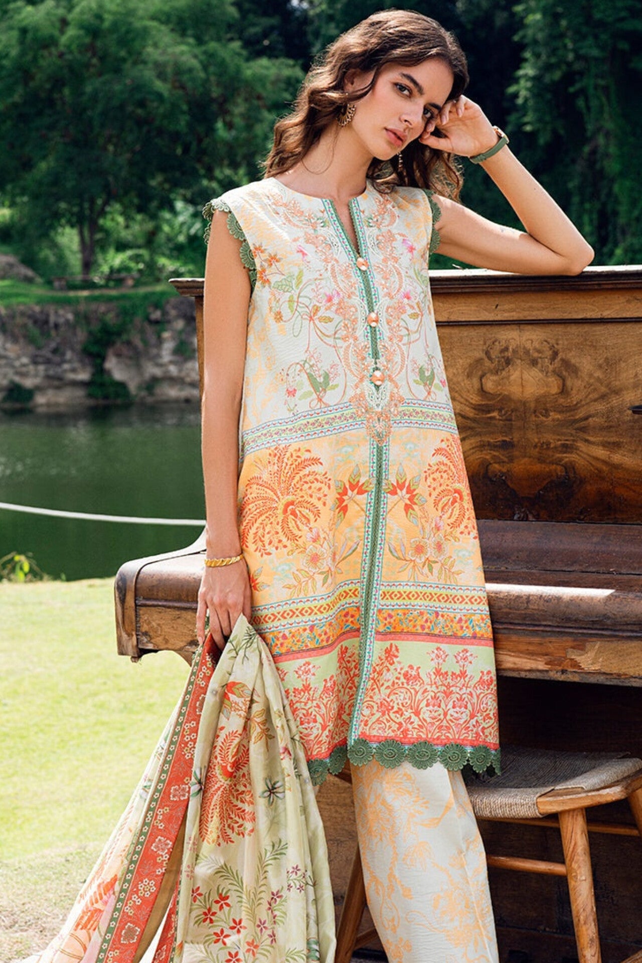 [ SUIT L ] - ROHEENAZ GARDEN VEIL EMBROIDERED LAWN PREMIUM COLLECTION