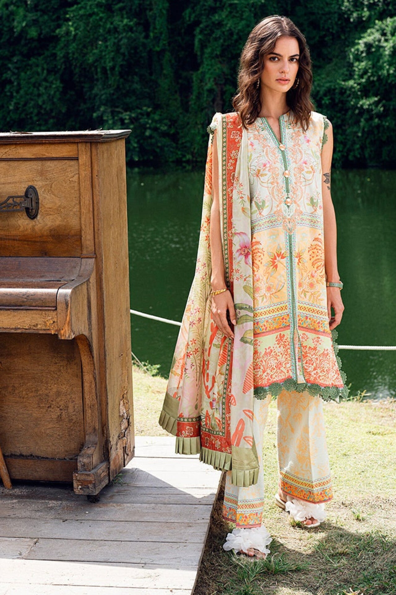 [ SUIT L ] - ROHEENAZ GARDEN VEIL EMBROIDERED LAWN PREMIUM COLLECTION