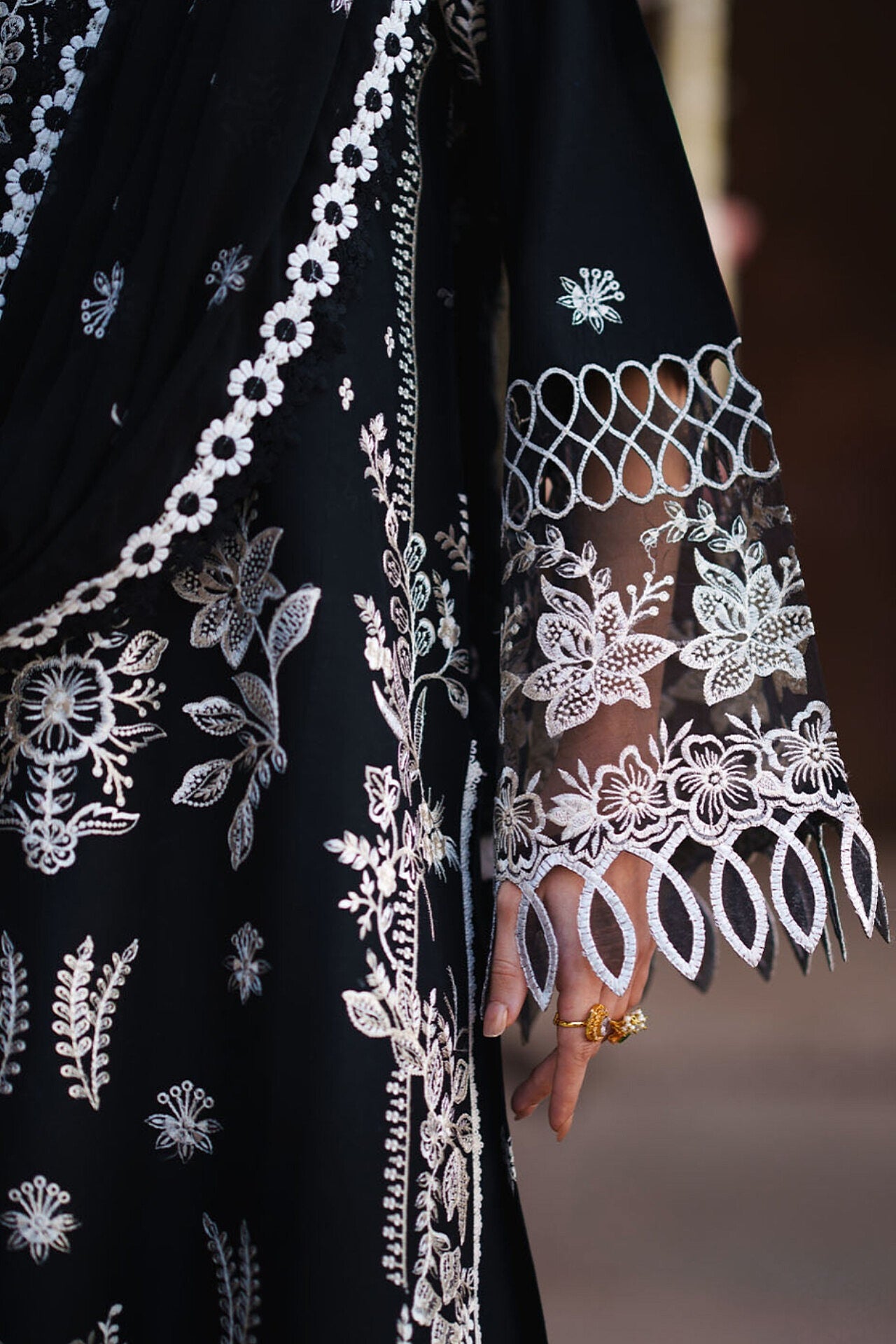 [ SUIT E ] - GUL BY MAHNUR LUXURY LAWN EMBROIDERED COLLECTION 2026