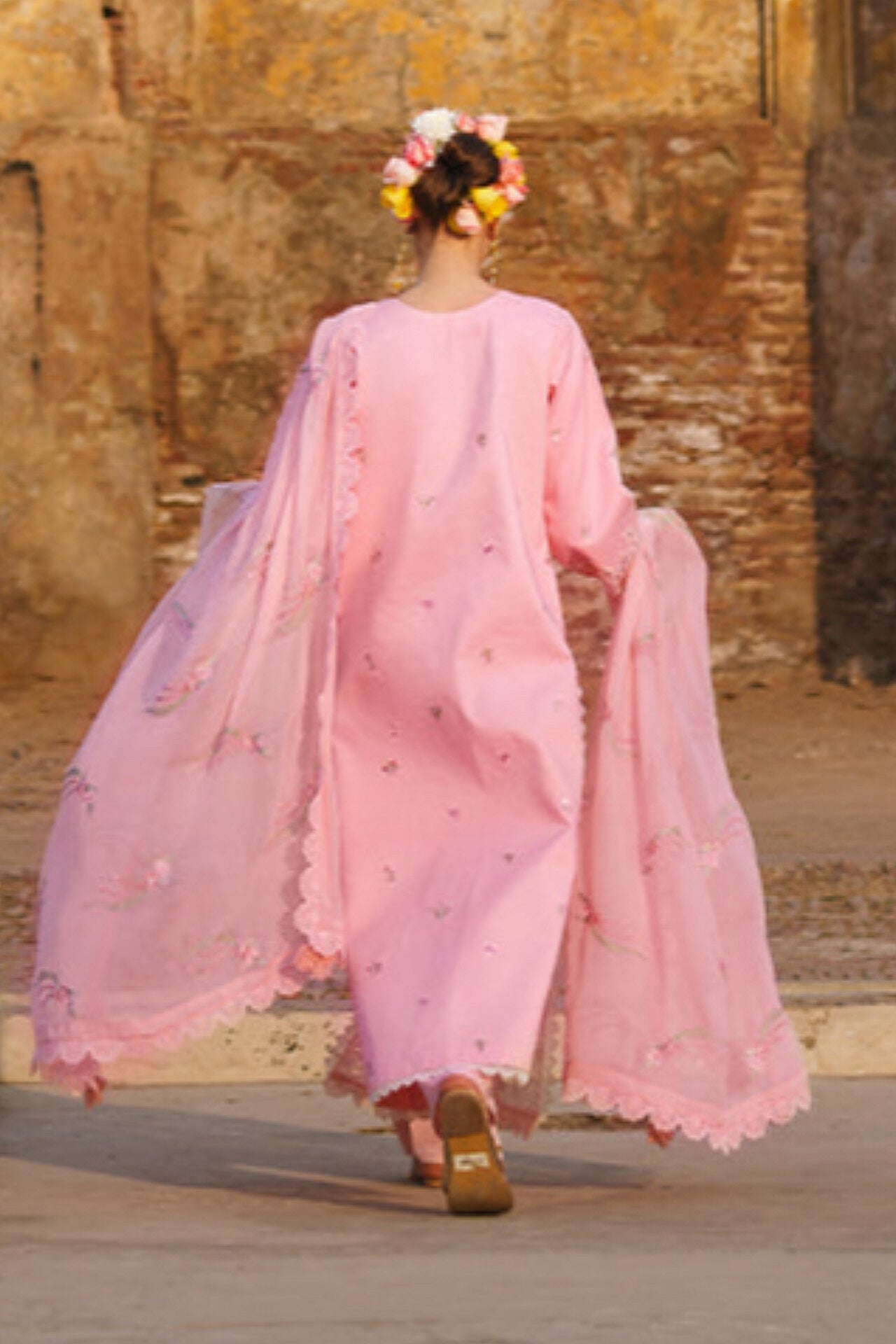[ SUIT L ] - GUL BY MAHNUR LUXURY LAWN EMBROIDERED COLLECTION 2026