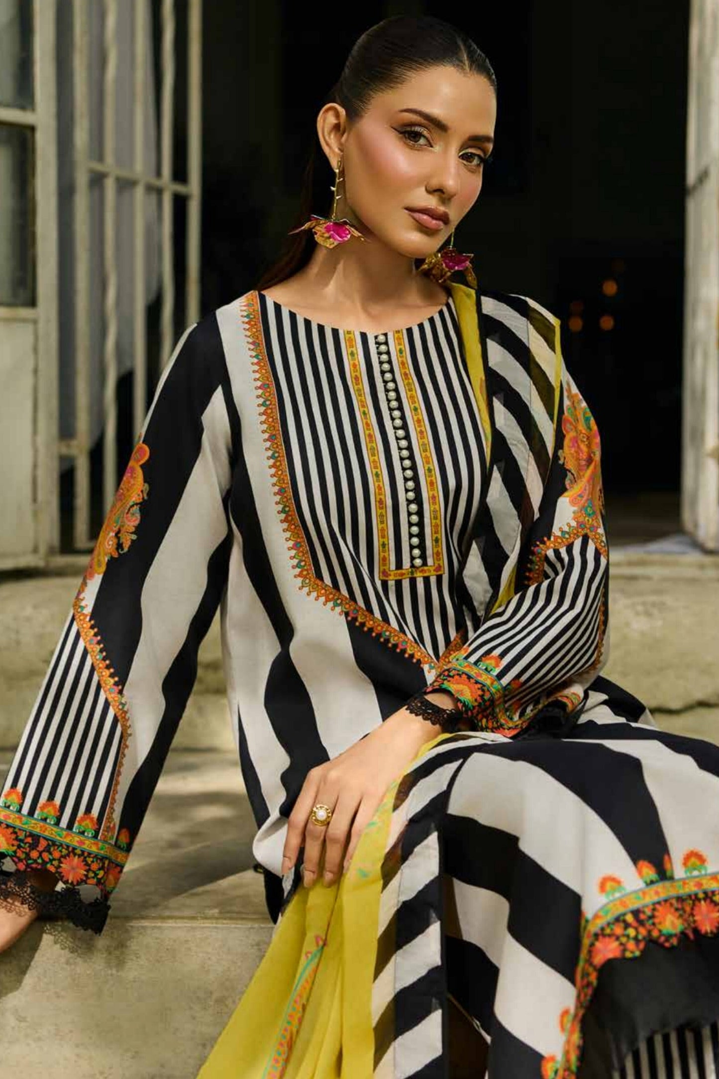 [ SUIT E ] - CHARIZMA C - PRINTS LAWN WITH PRINTED CHIFFON DUPATTA COLLECTION 2026