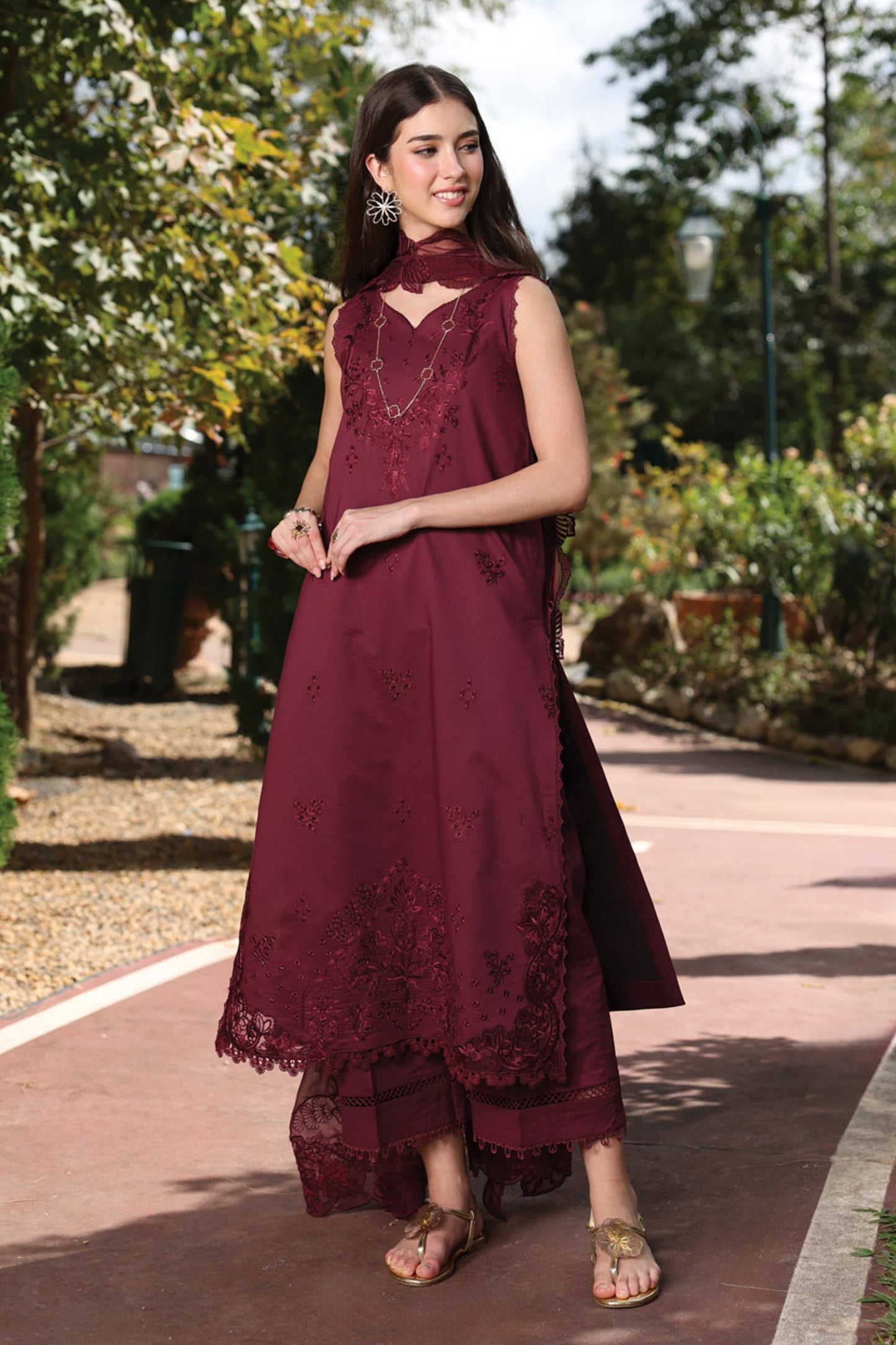 [ SUIT H ] - RAAYA LUXURY LAWN EMBROIDERED COLLECTION 2026