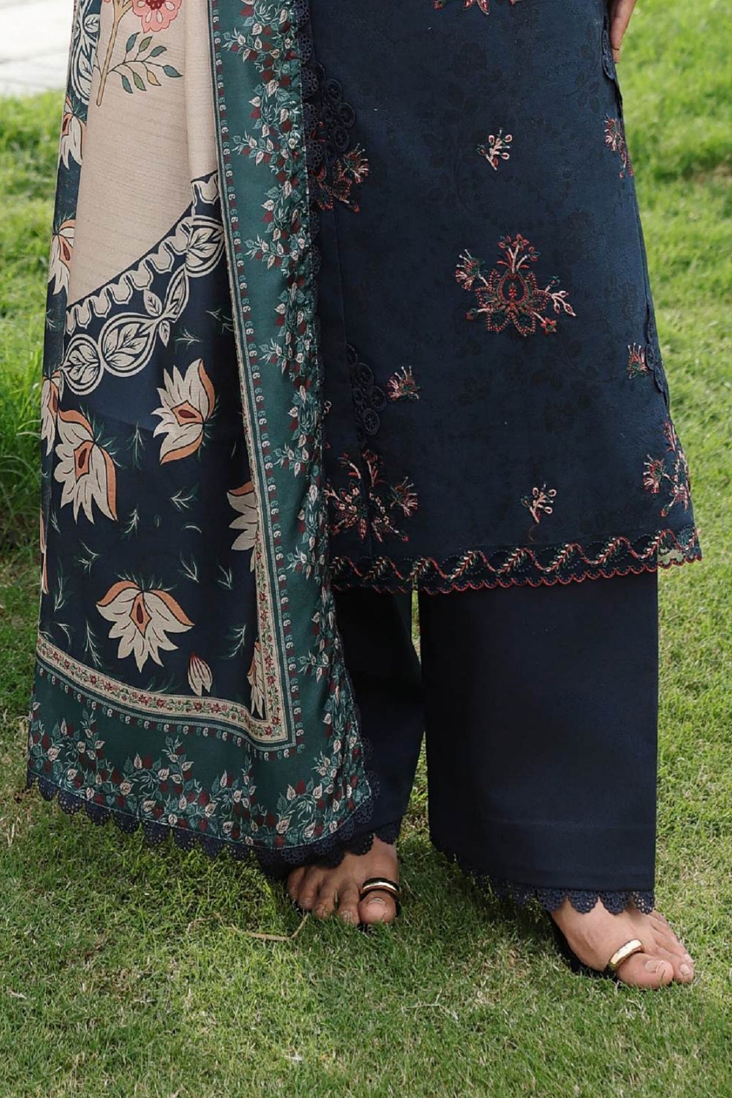[ SUIT I ] - RANGRASIYA FLORENCE LUXURY FESTIVE LAWN EDIT 2026