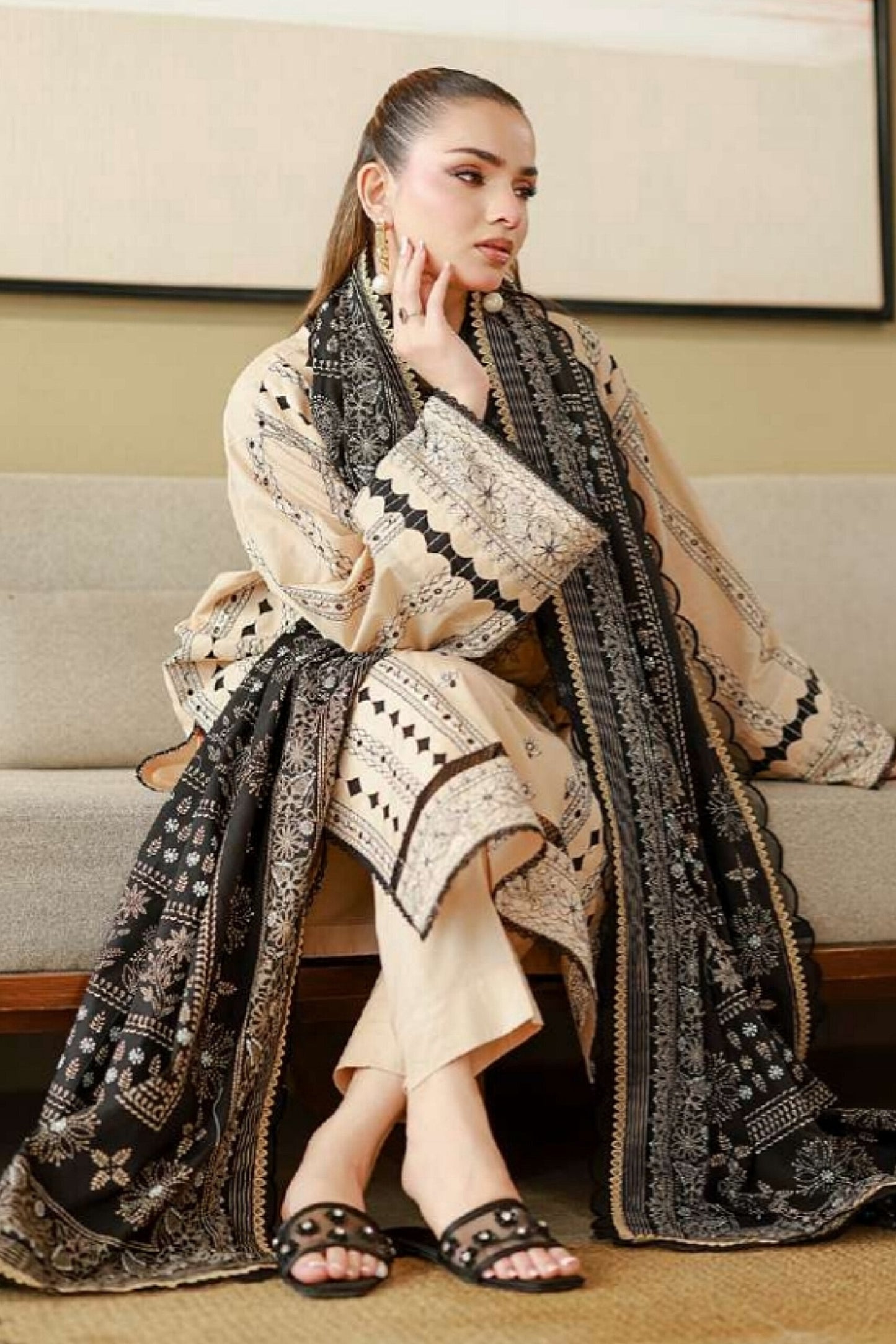 [ SUIT C ] - ZELLBURY CHIKANKARI LAWN EMBROIDERED COLLECTION 2026
