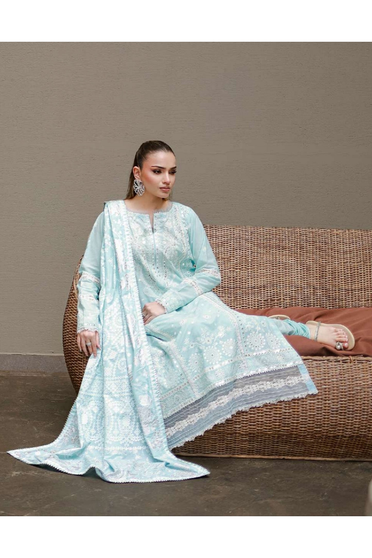 [ SUIT D ] - ZELLBURY CHIKANKARI LAWN EMBROIDERED COLLECTION 2026