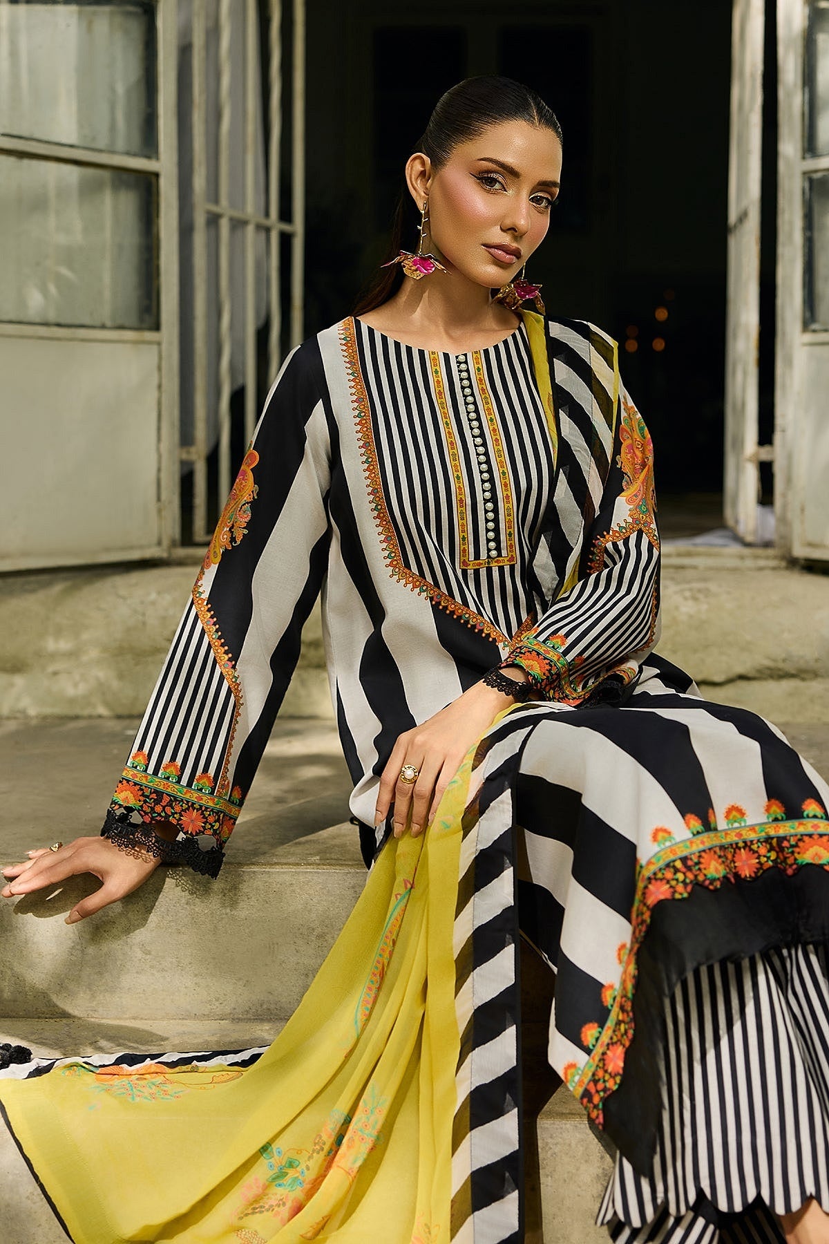 [ SUIT E ] - CHARIZMA C - PRINTS LAWN WITH PRINTED CHIFFON DUPATTA COLLECTION 2026